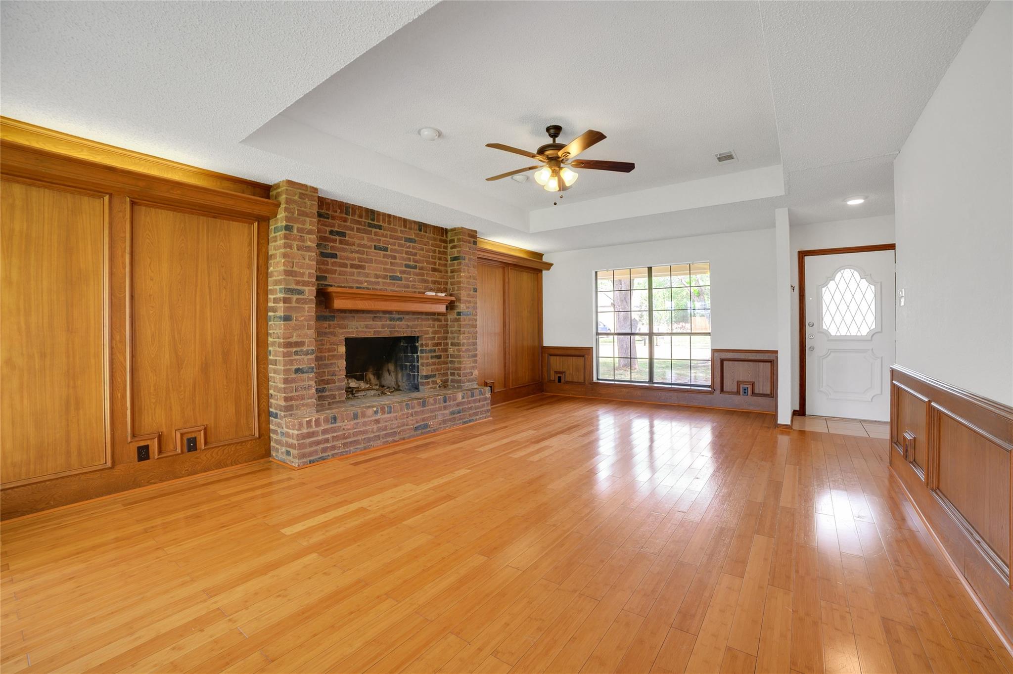 601 Cedar Ridge Dr Property Photo 2