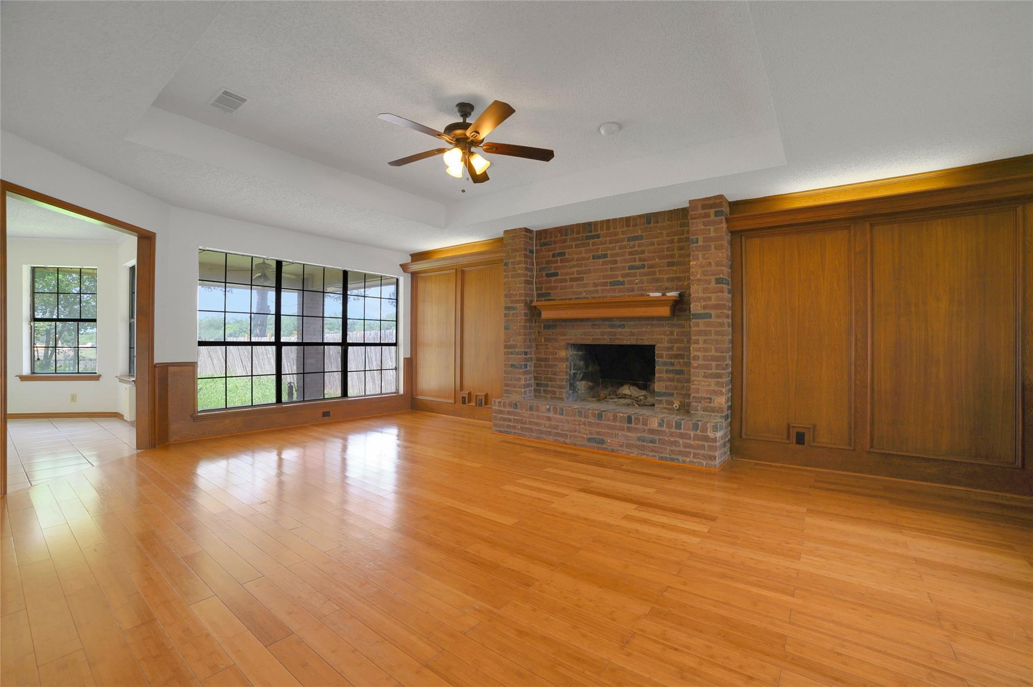 601 Cedar Ridge Dr Property Photo 3