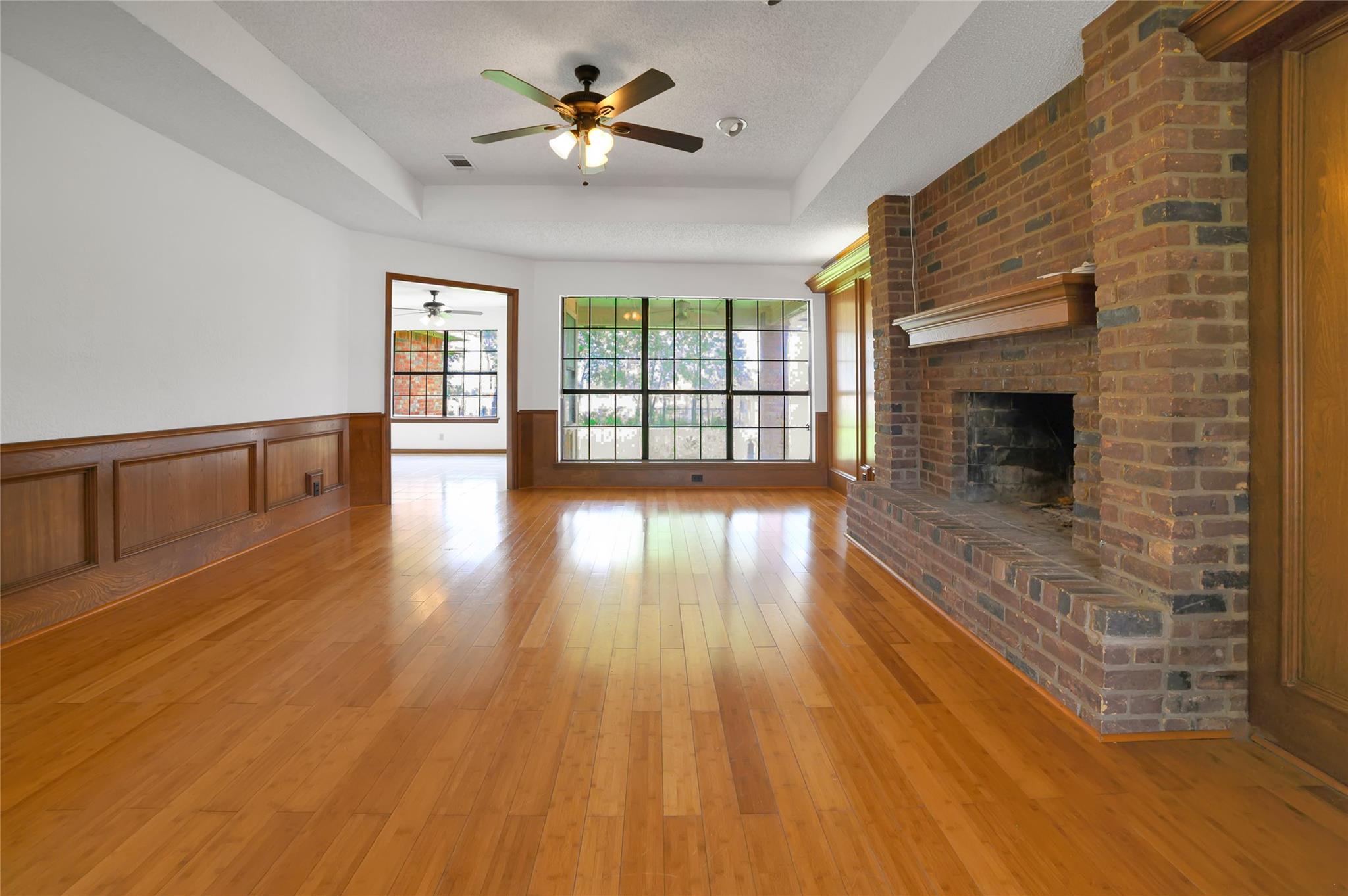 601 Cedar Ridge Dr Property Photo 4