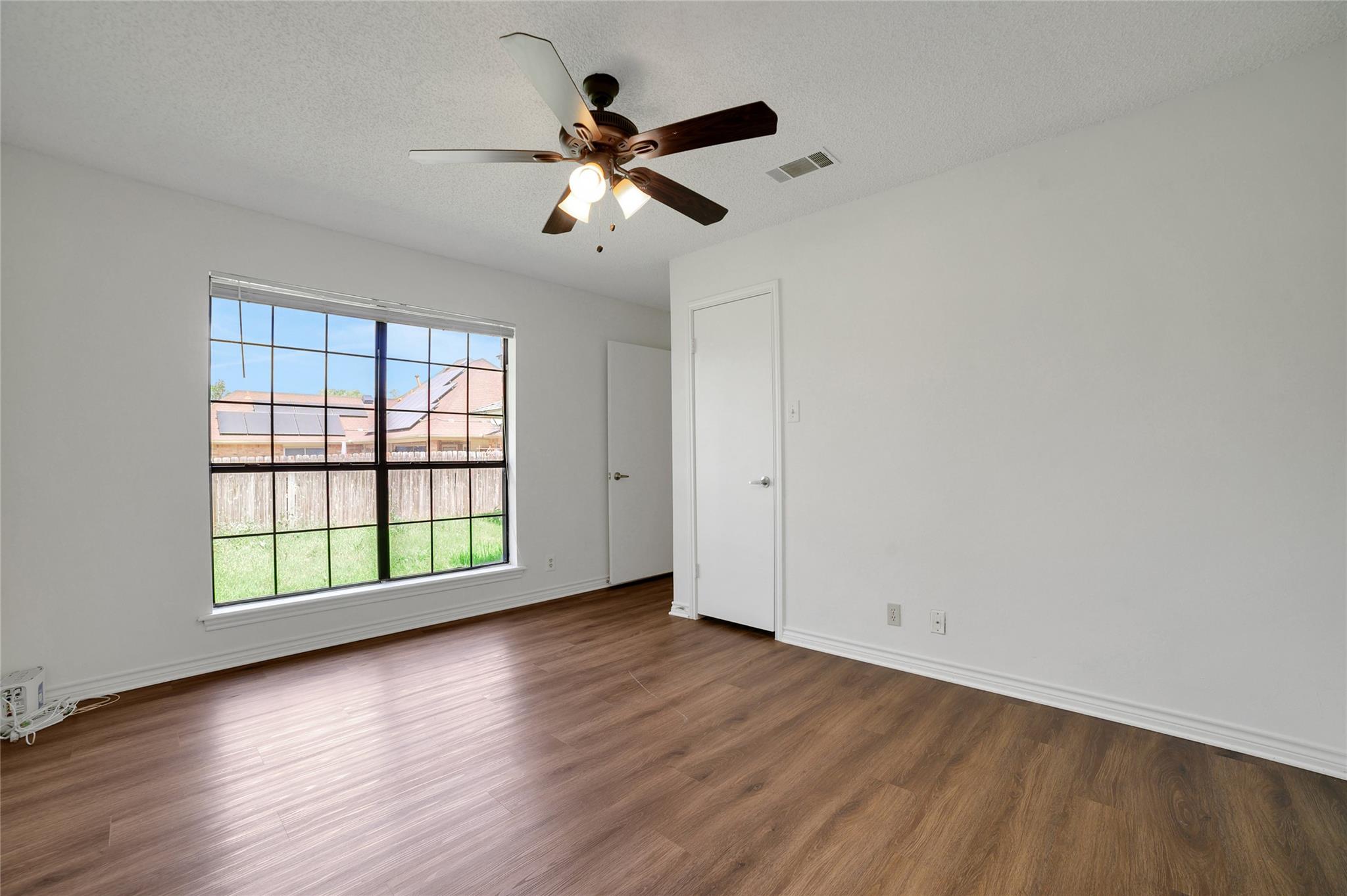 601 Cedar Ridge Dr Property Photo 13