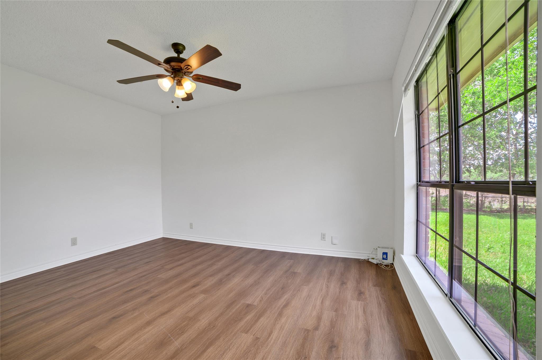 601 Cedar Ridge Dr Property Photo 14