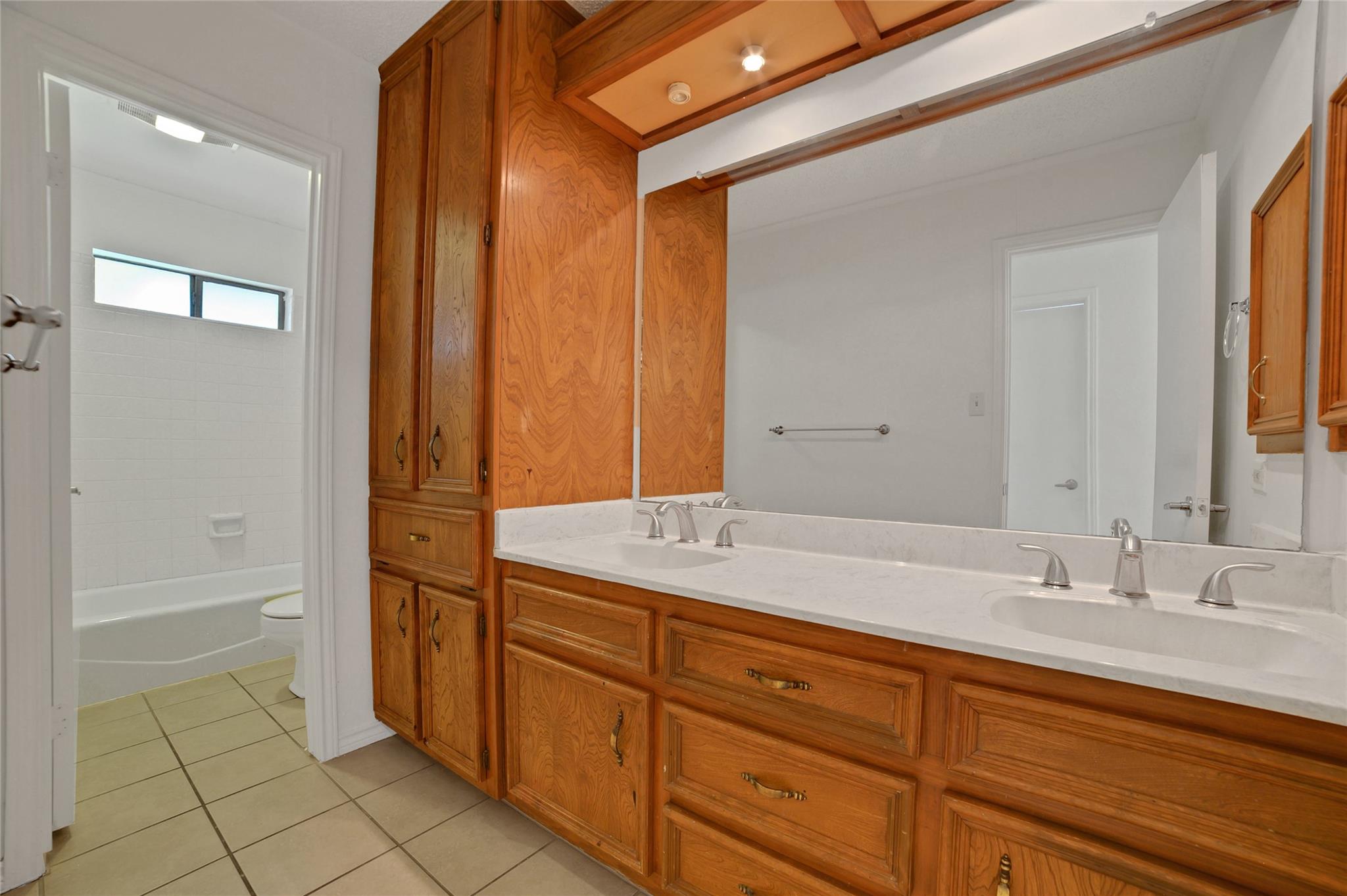 601 Cedar Ridge Dr Property Photo 15