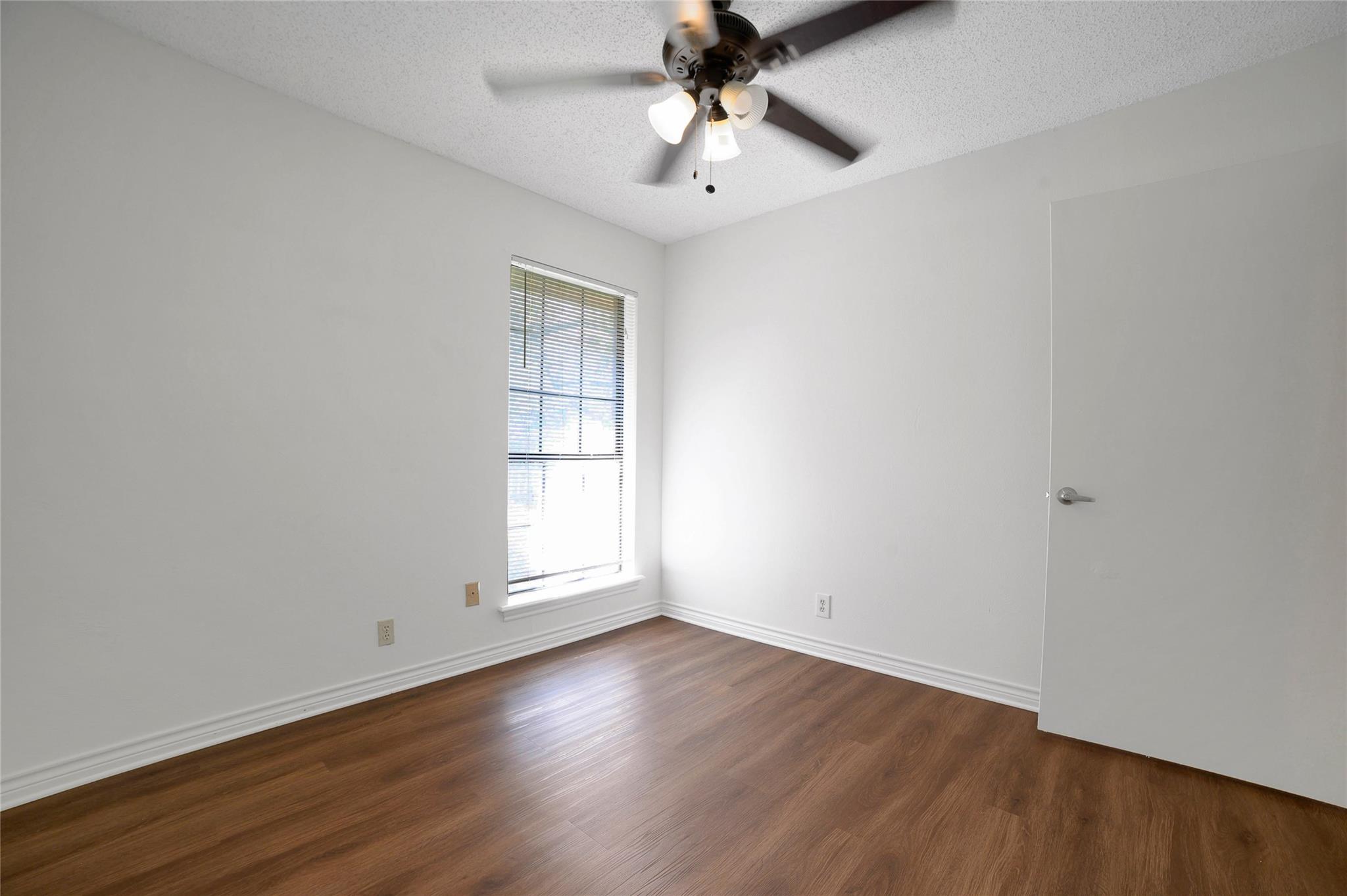 601 Cedar Ridge Dr Property Photo 20