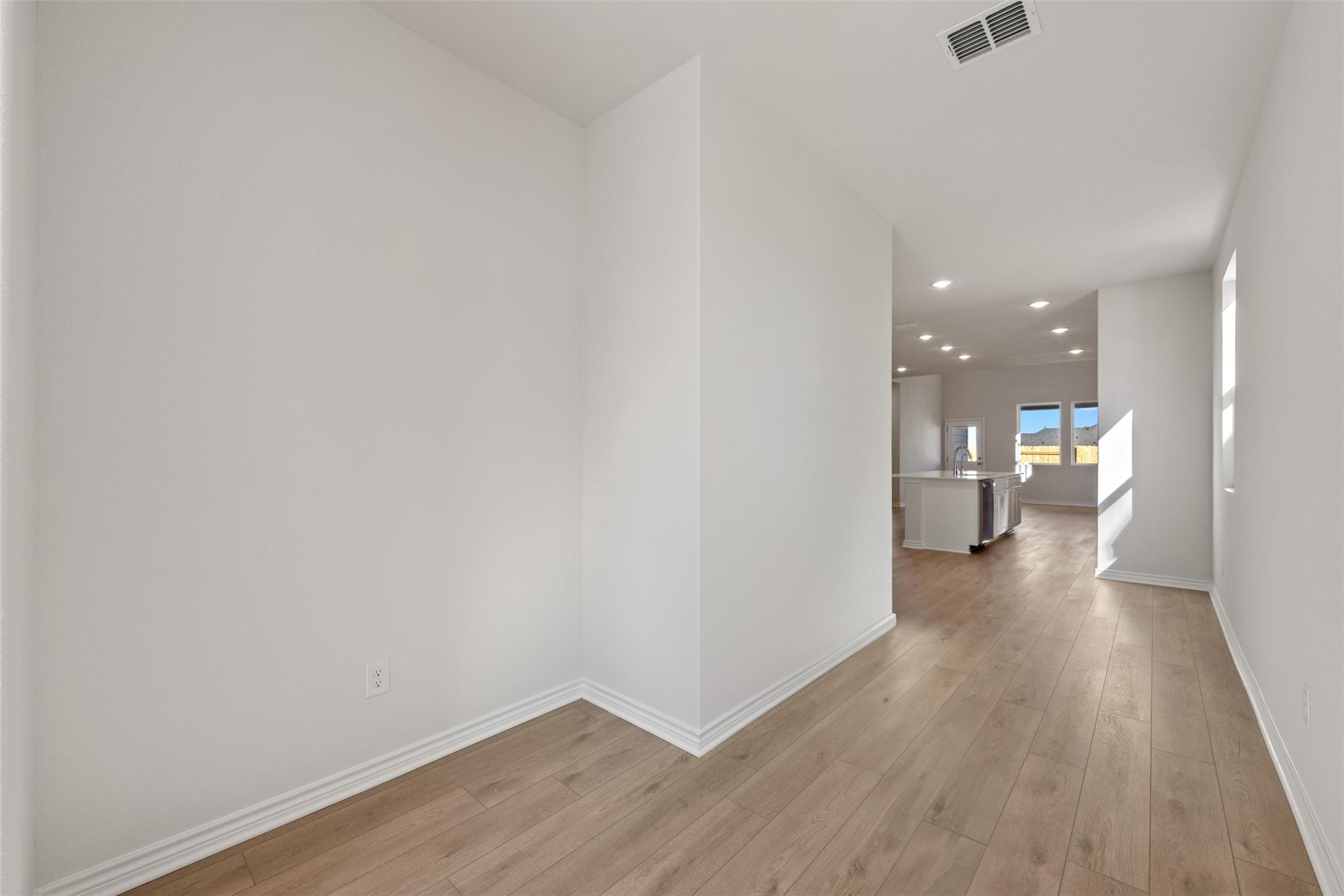 160 Ranier Way Property Photo 6