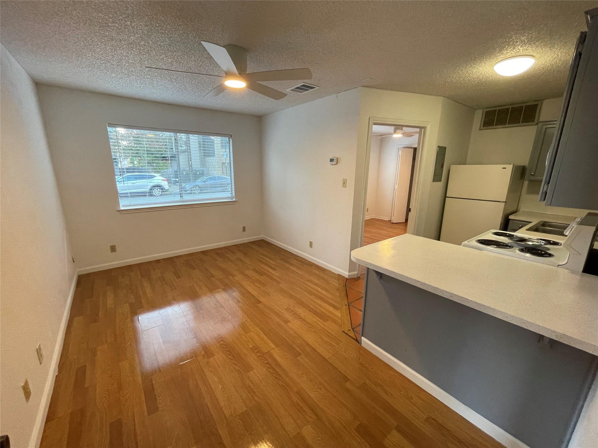 2514 Pearl St #103 Property Photo 2