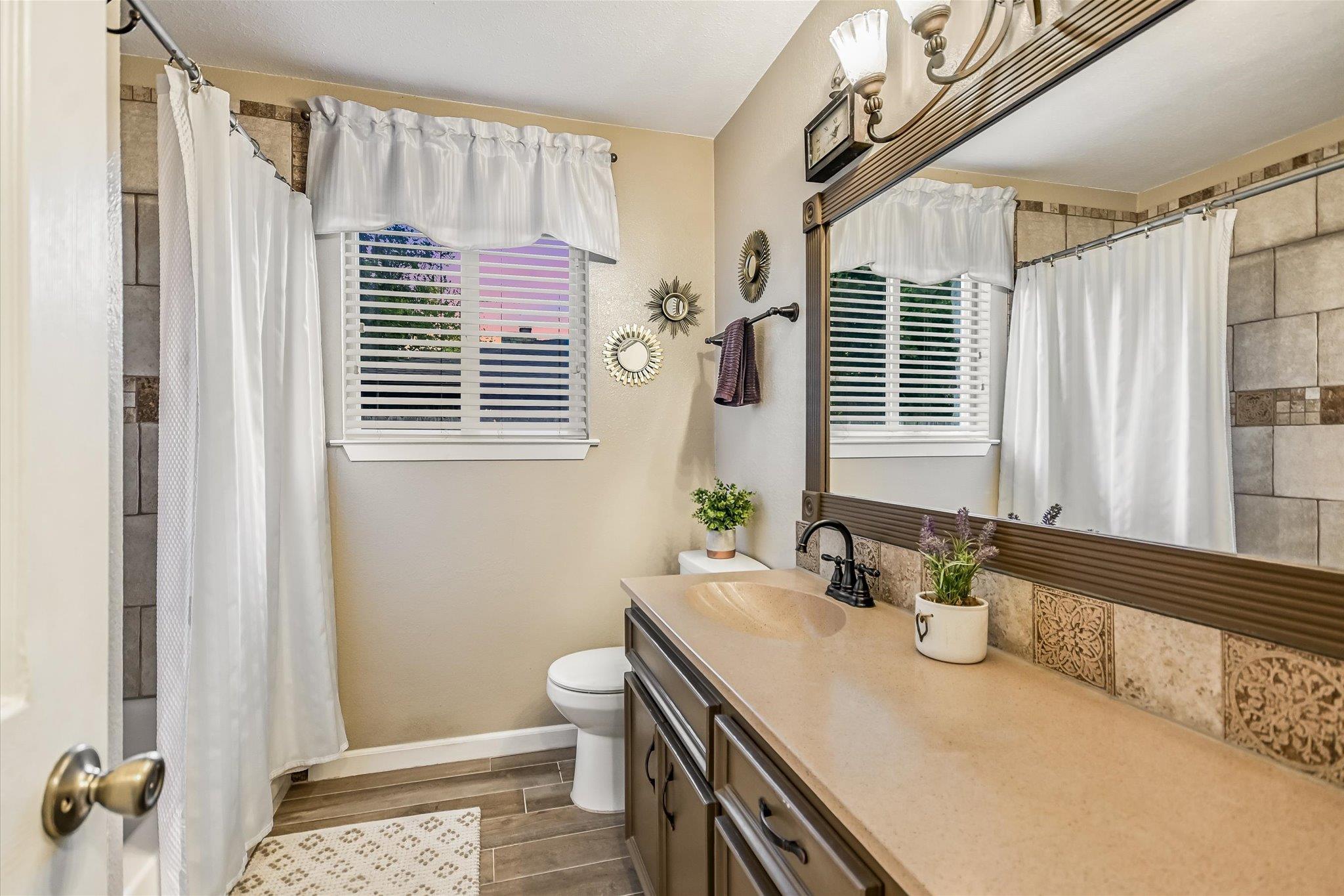 10909 Rustic Manor Ln Property Photo 15