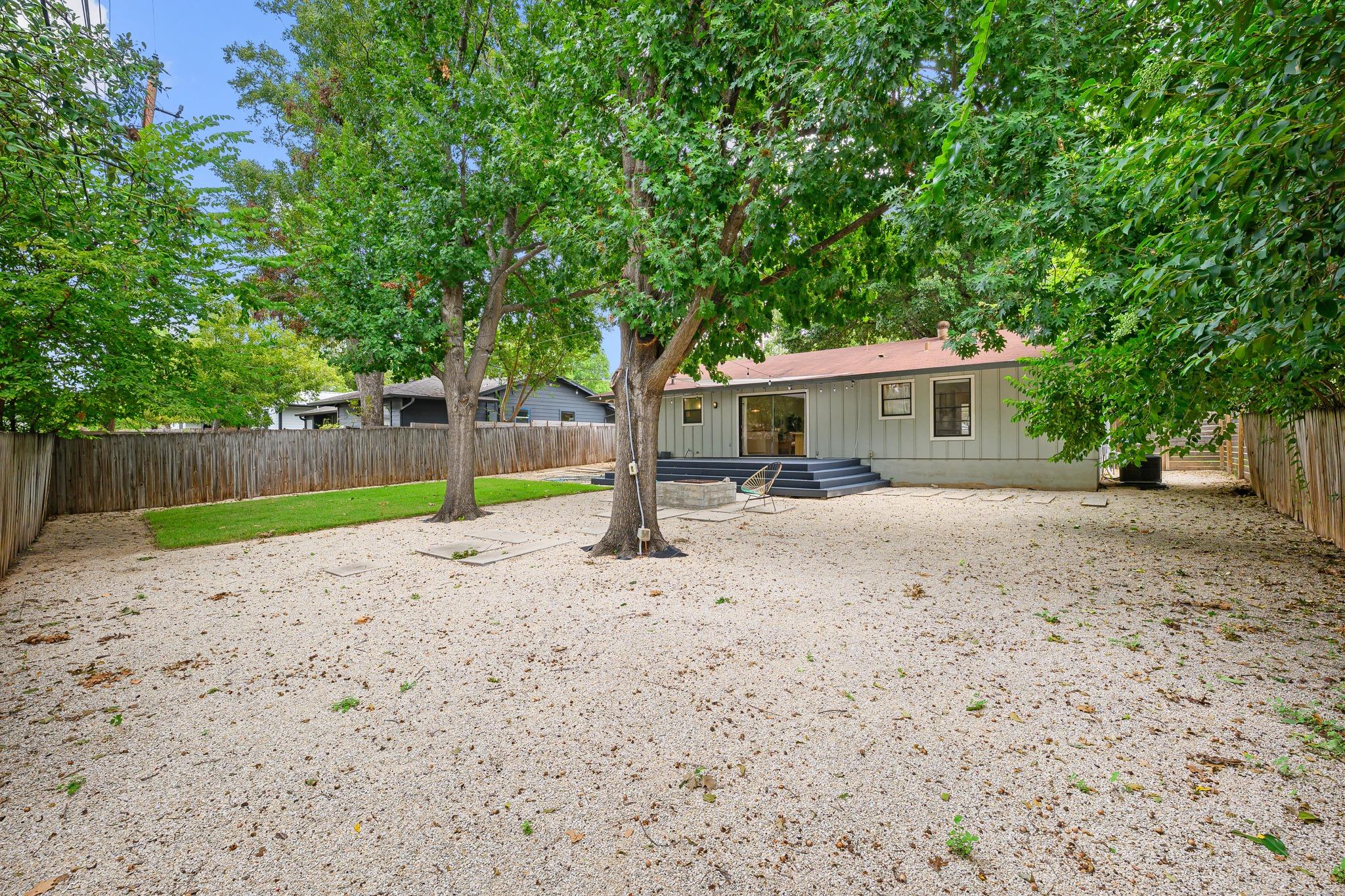 2506 East Side Dr Property Photo 24