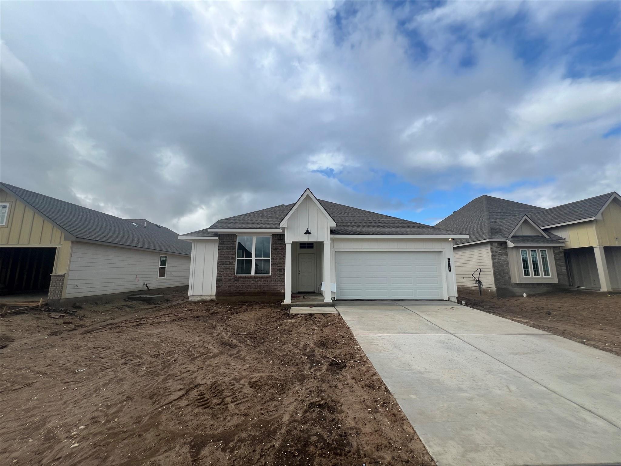 255 Gus Loop Property Photo 2