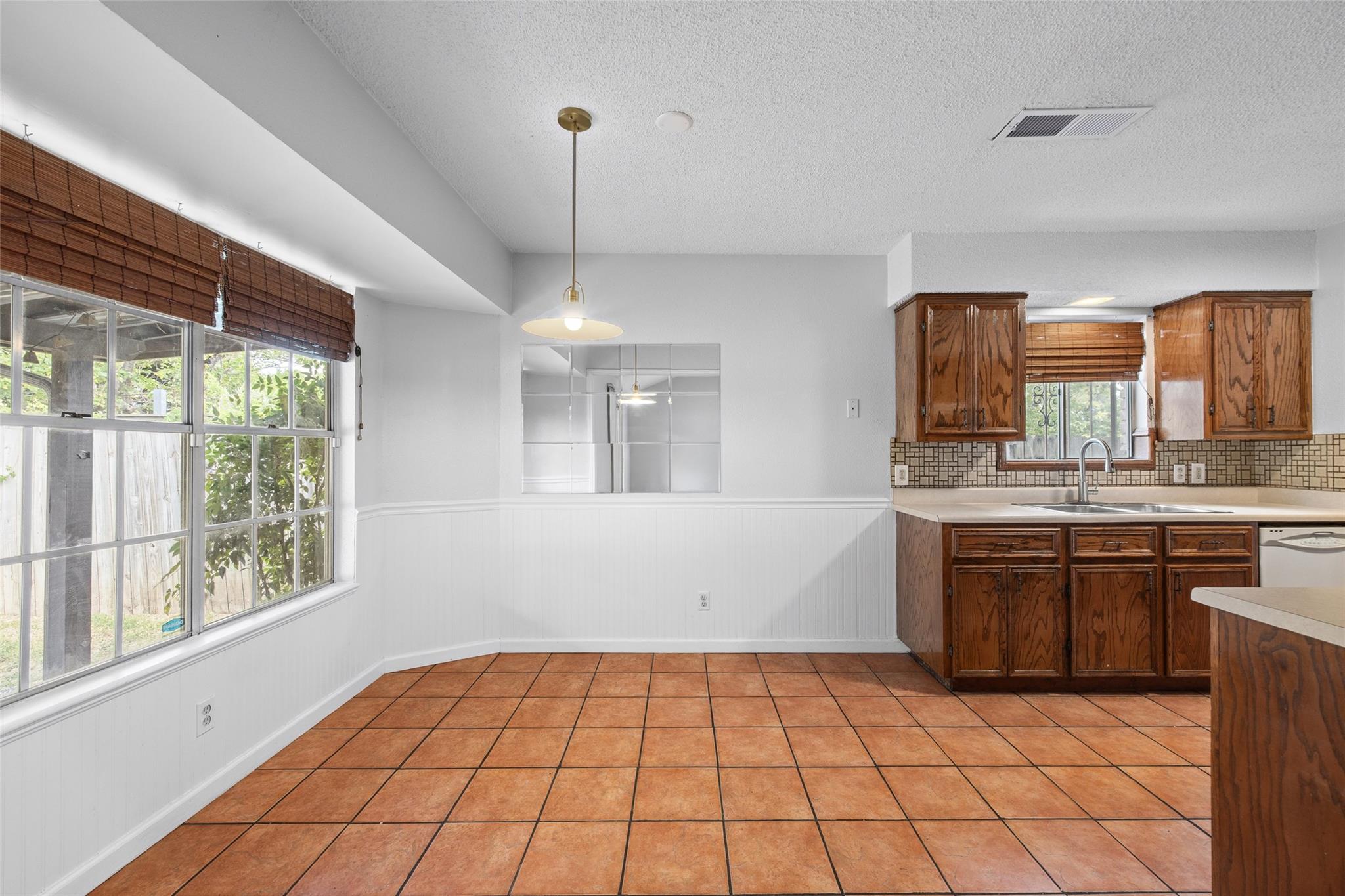 7506 Glenhill Rd Property Photo 2