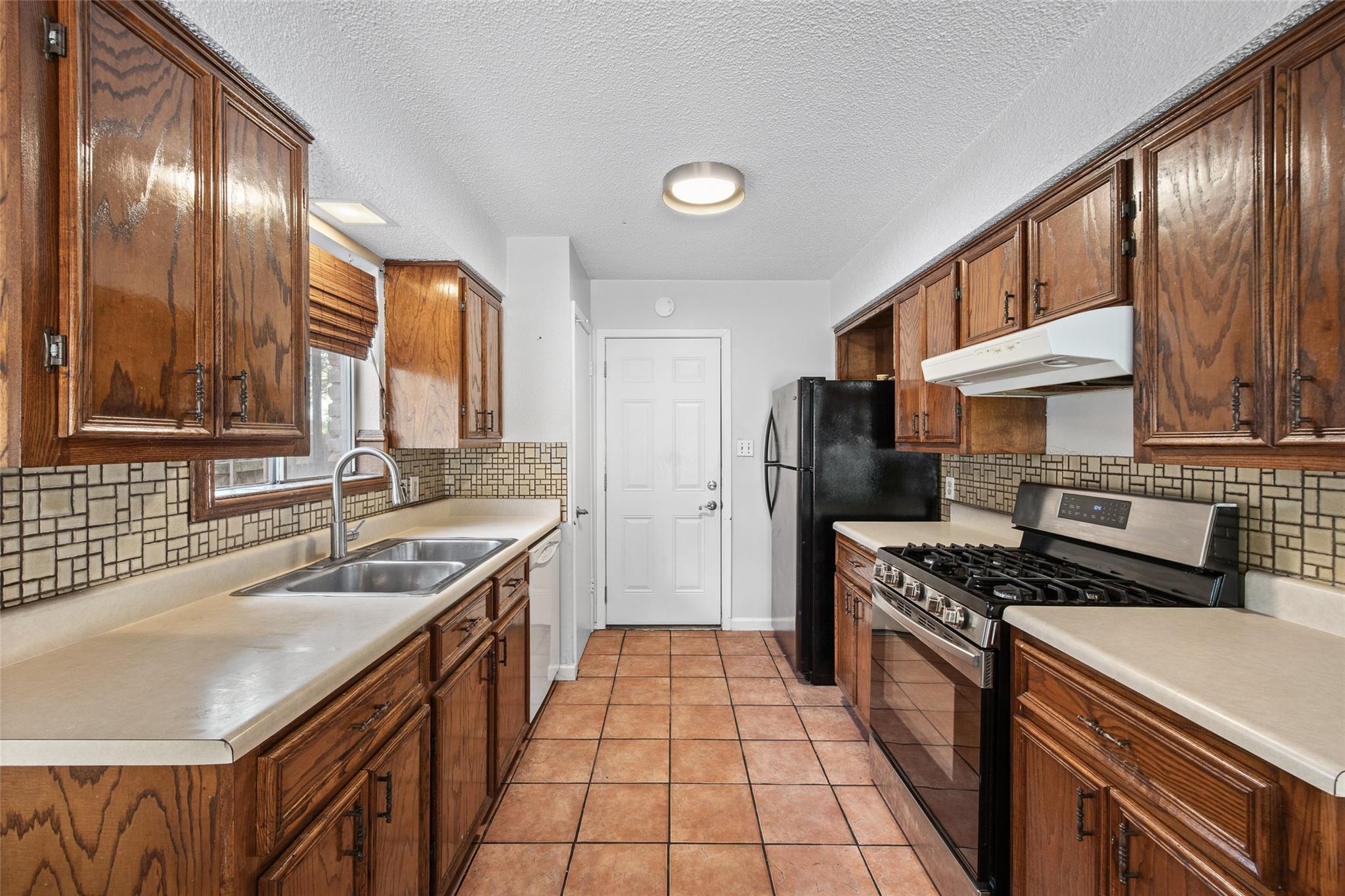 7506 Glenhill Rd Property Photo 3