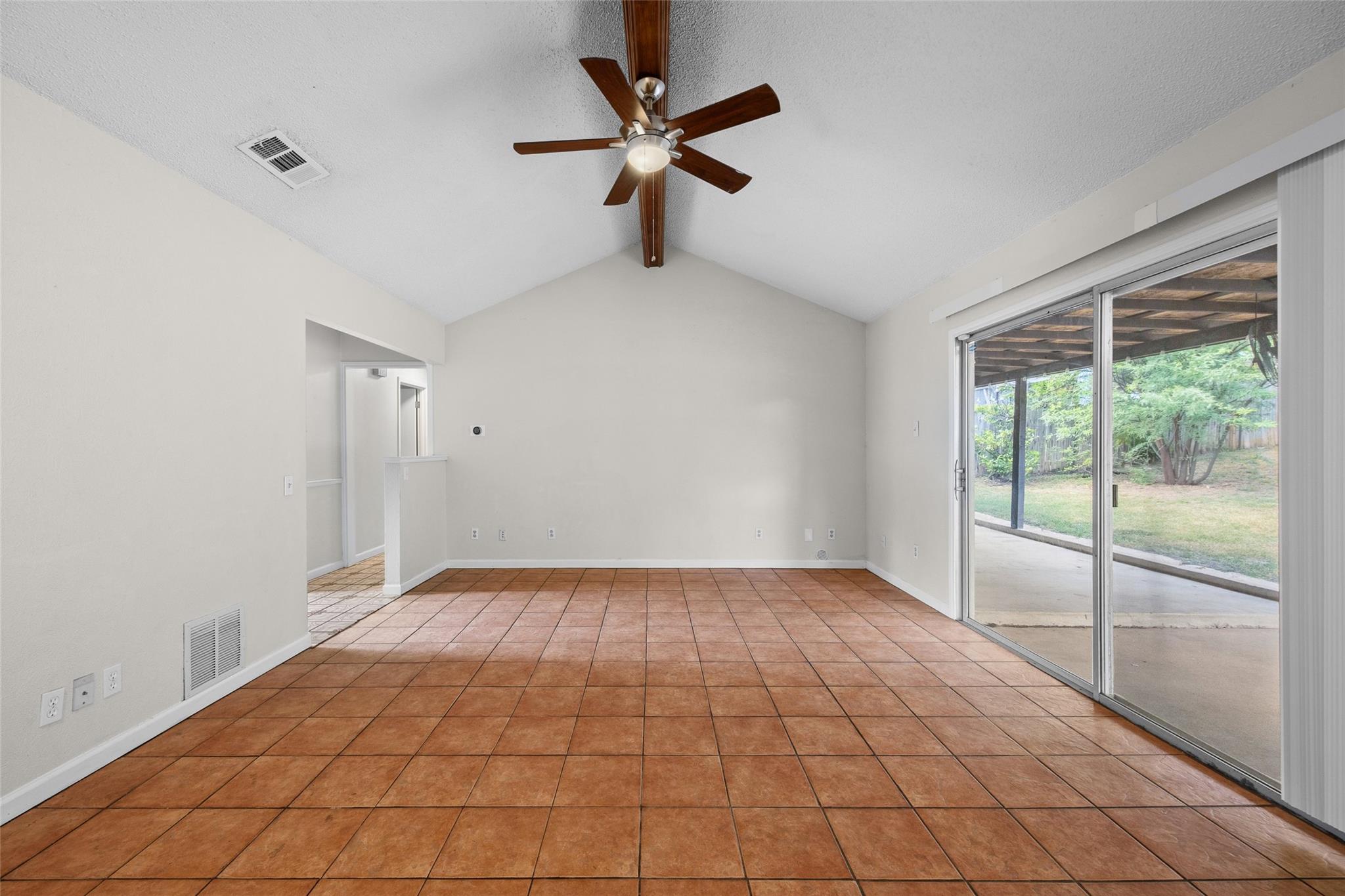 7506 Glenhill Rd Property Photo 8