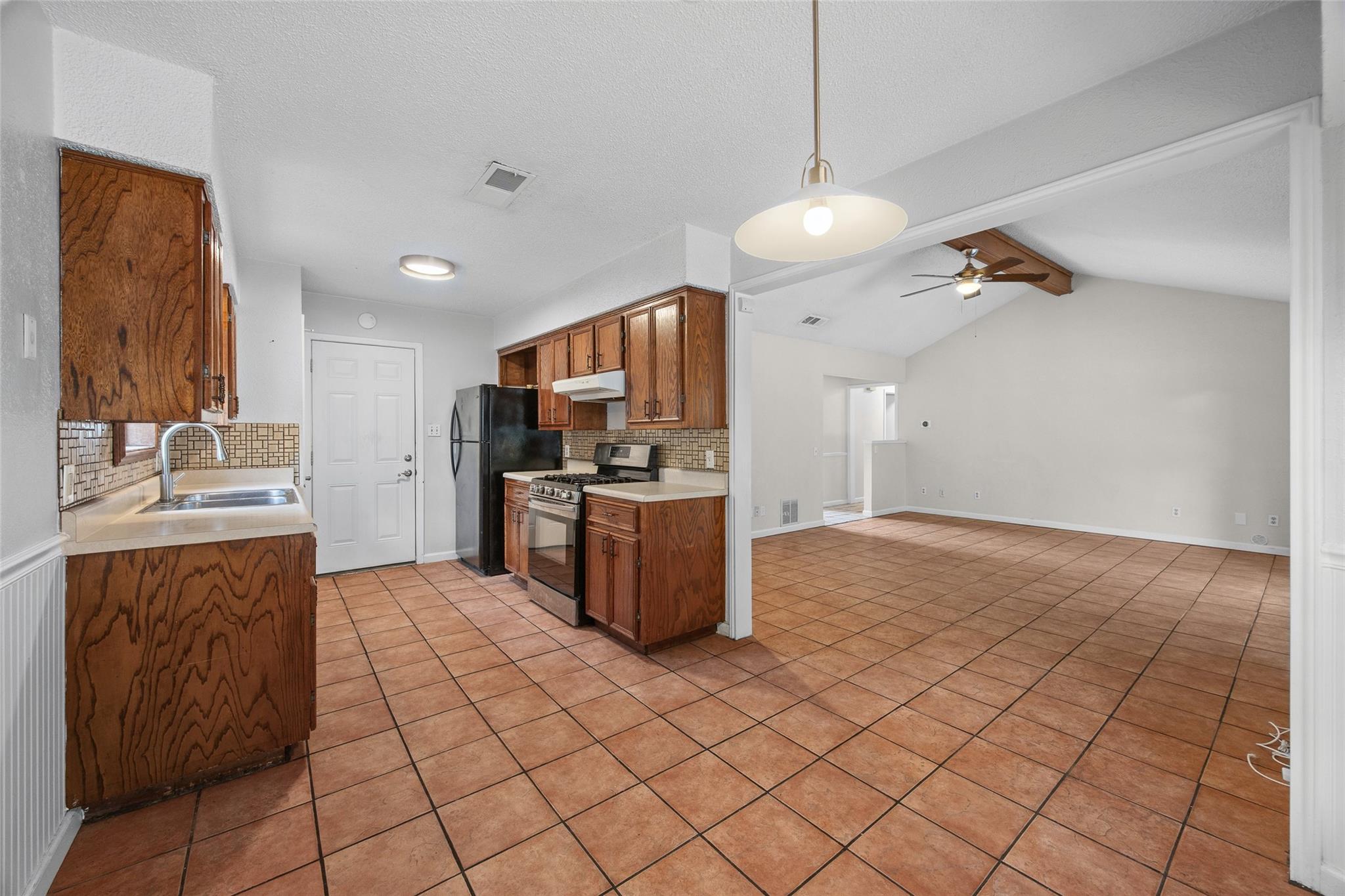 7506 Glenhill Rd Property Photo 10