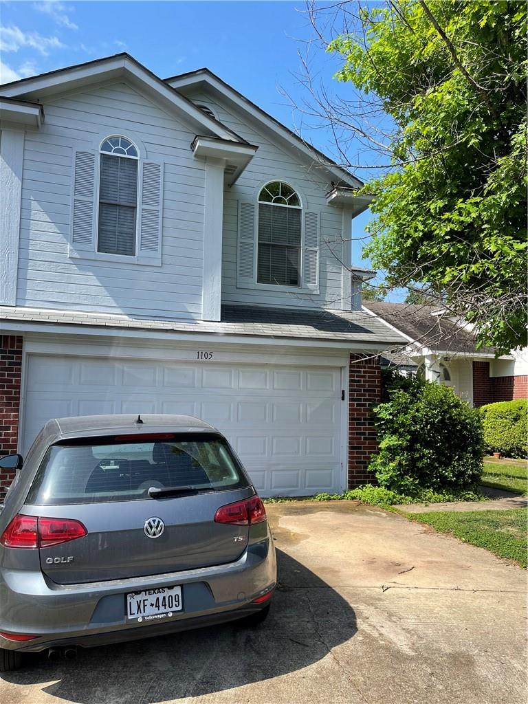 1105 Stephanie Lee Ln Property Photo 3