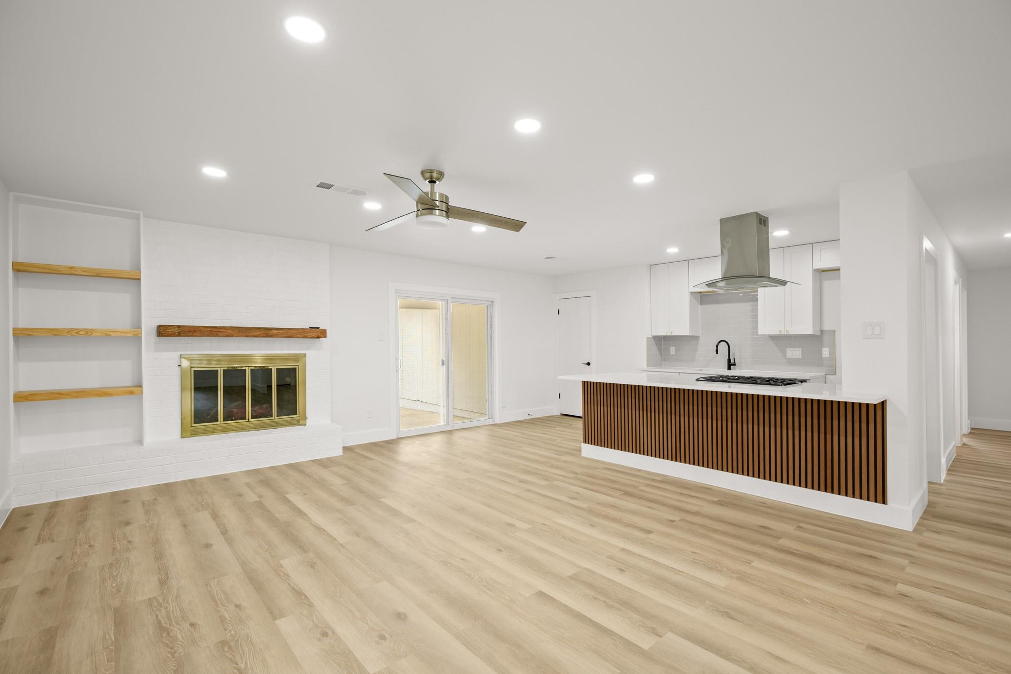 9006 Lodge Ct Property Photo 4