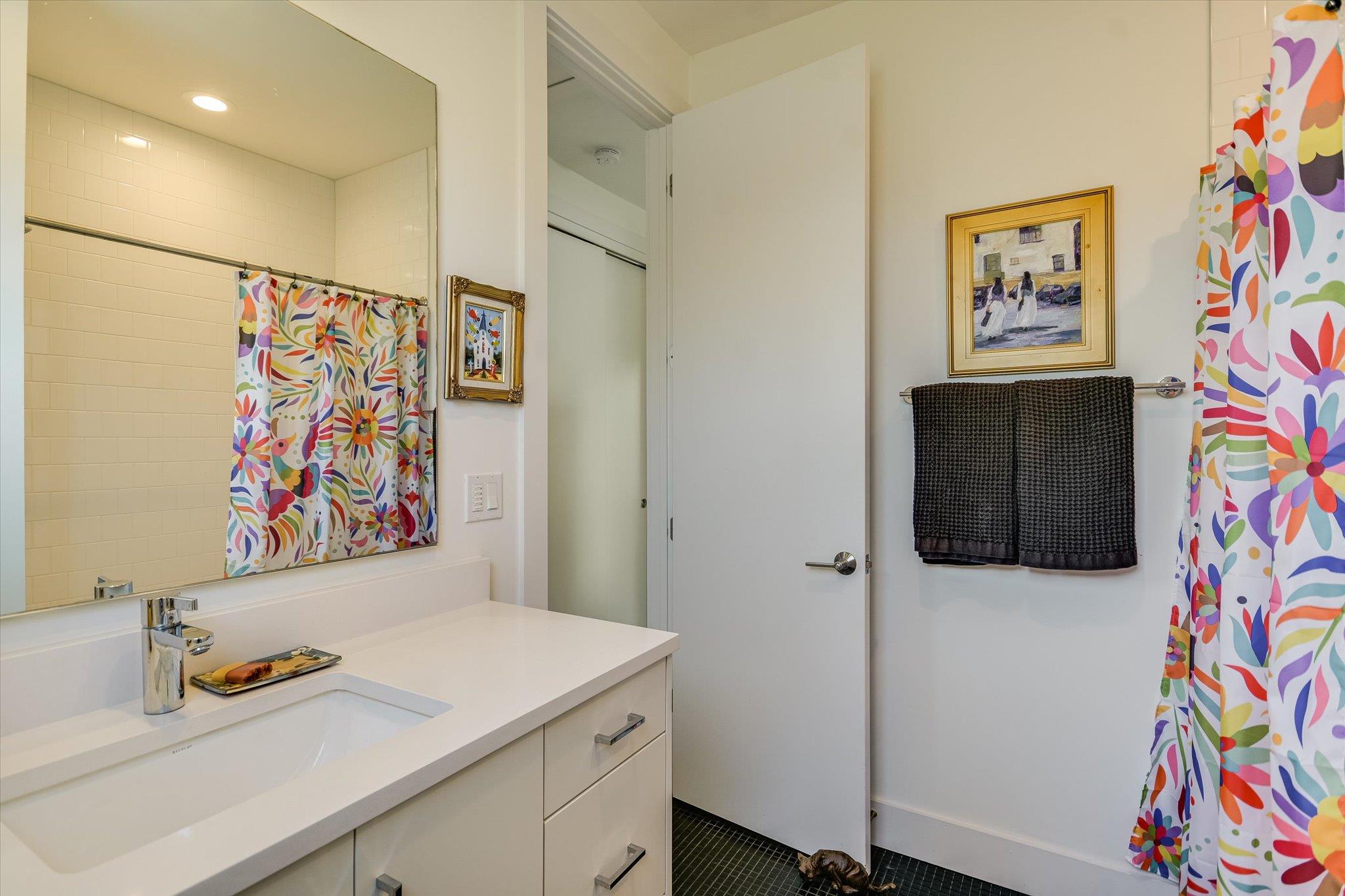 2010 Goodrich Ave 8a Property Photo 22
