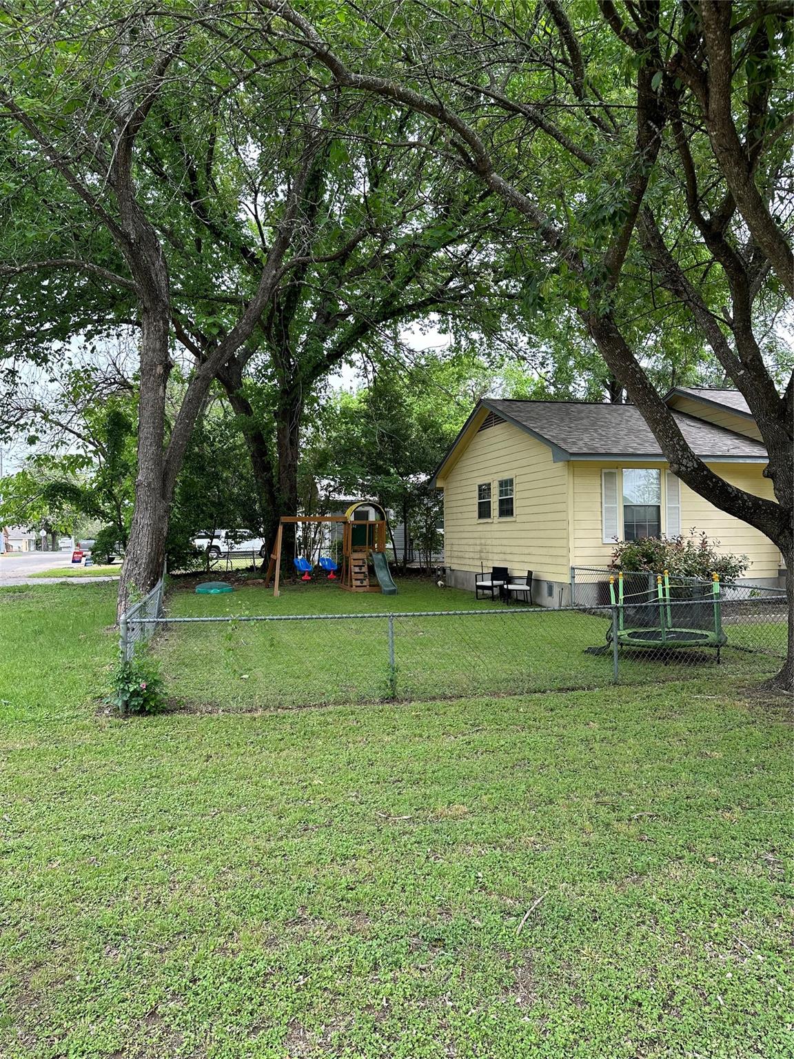 1301 Ne 2nd St Property Photo 5