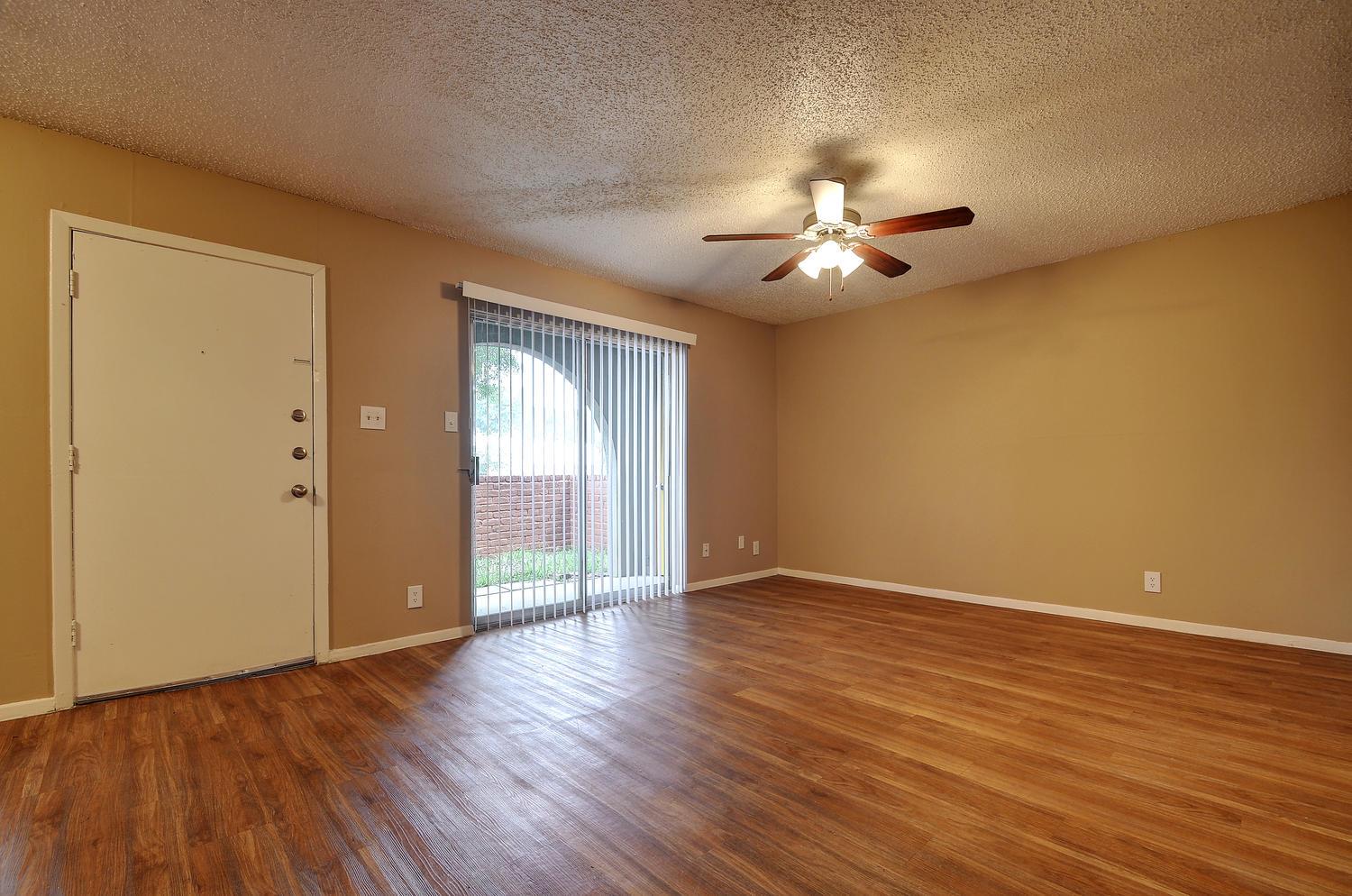 2414 Ventura Dr #106 Property Photo 5