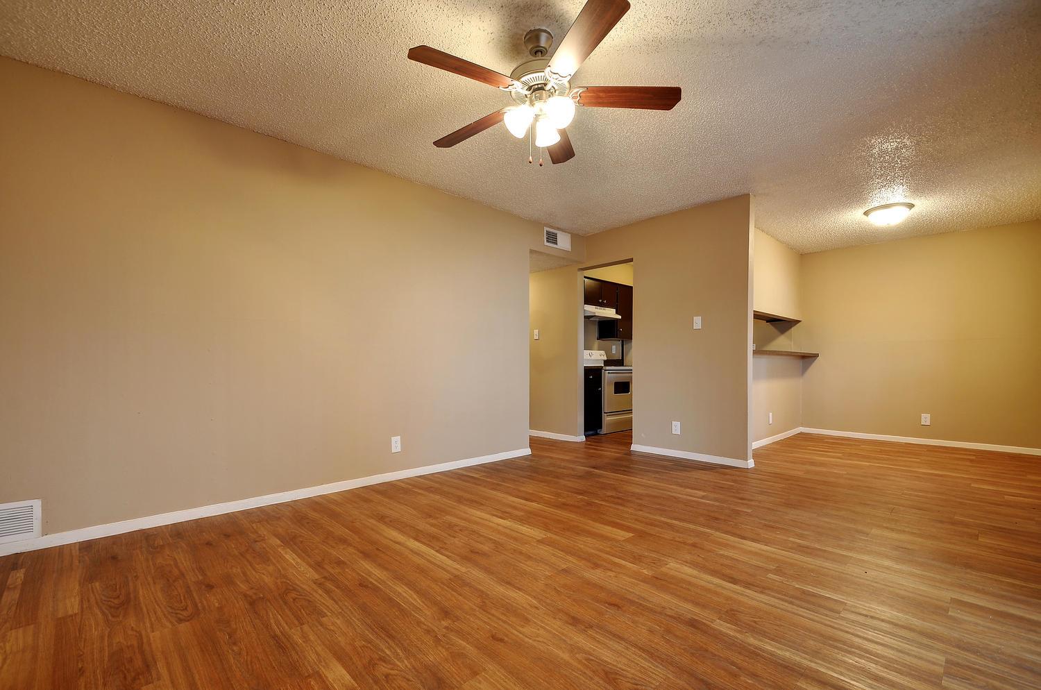 2414 Ventura Dr #106 Property Photo 6