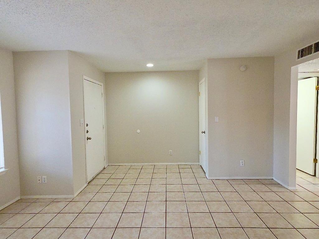 9611 Covey Ridge Ln Property Photo 3