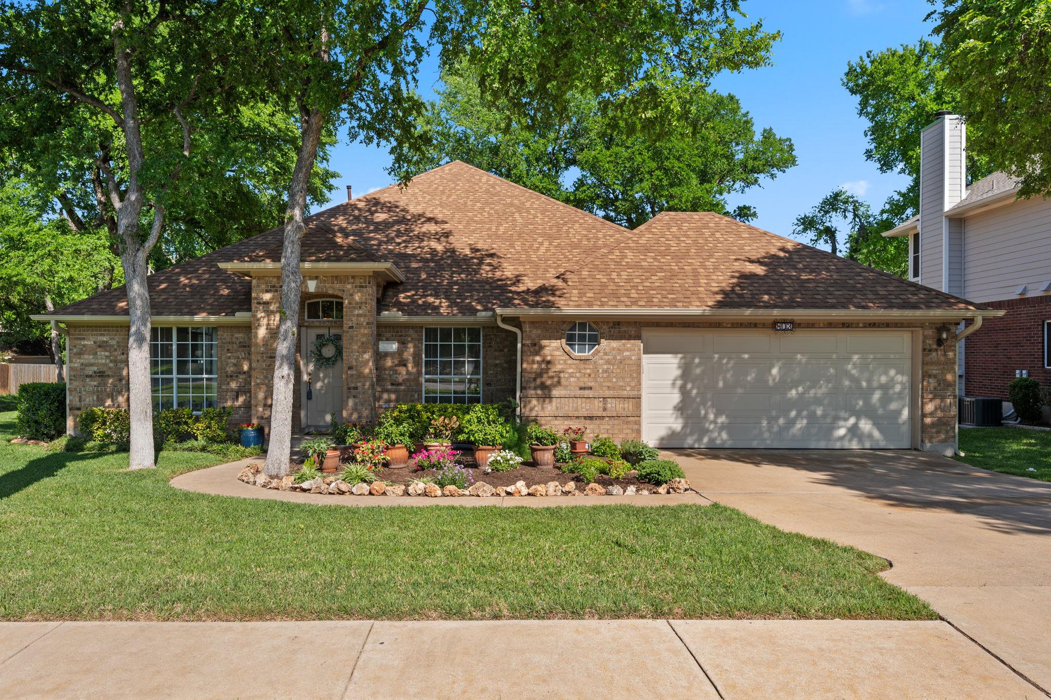 803 Oak Park Dr Property Photo