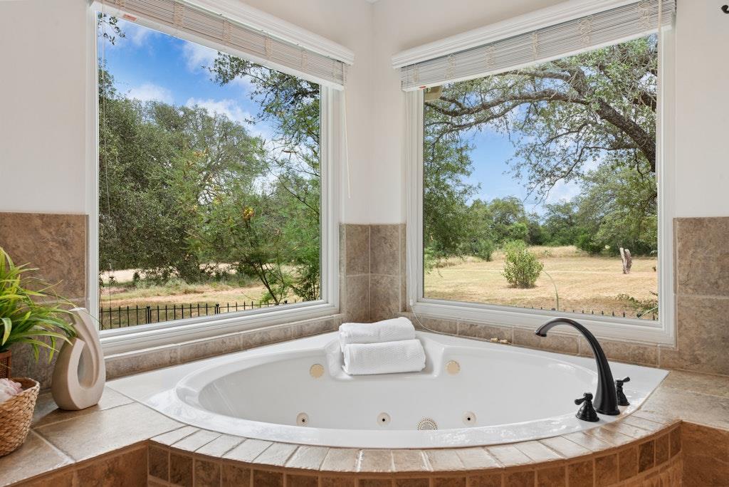 106 Double Horn Trl Property Photo 16
