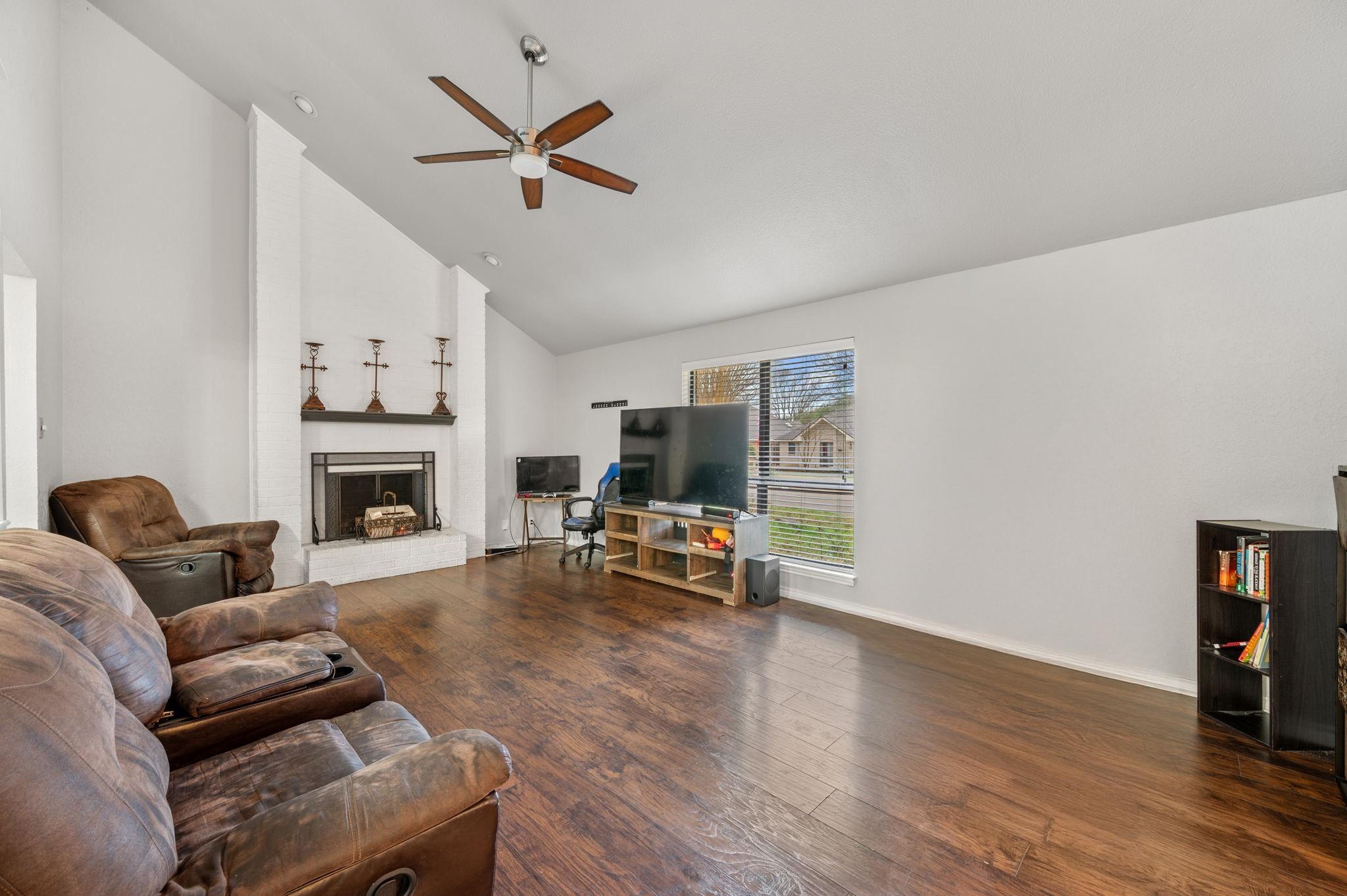 4401 Stagecoach Trl Property Photo 5
