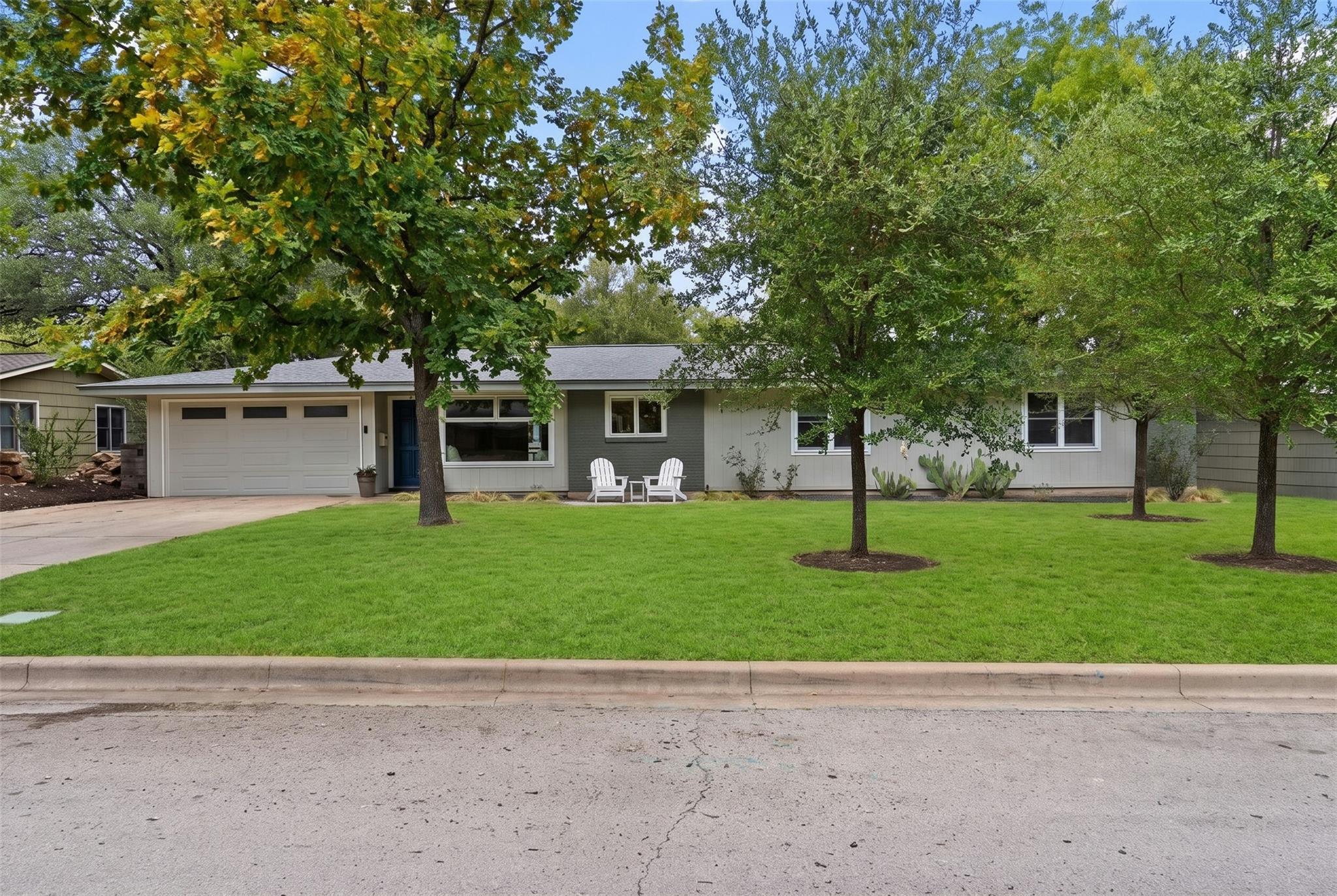 2700 Addison Ave Property Photo 1