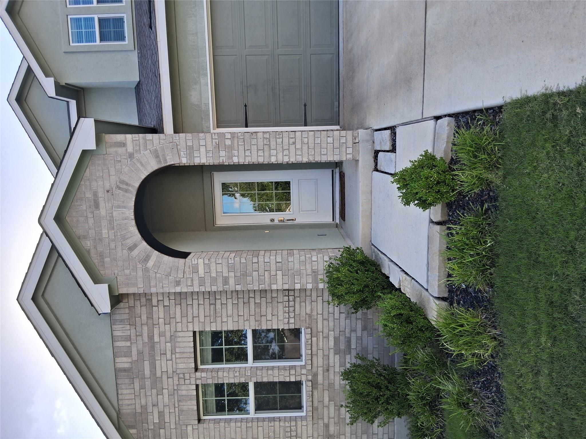 2121 Golden Grain Ln Property Photo 3