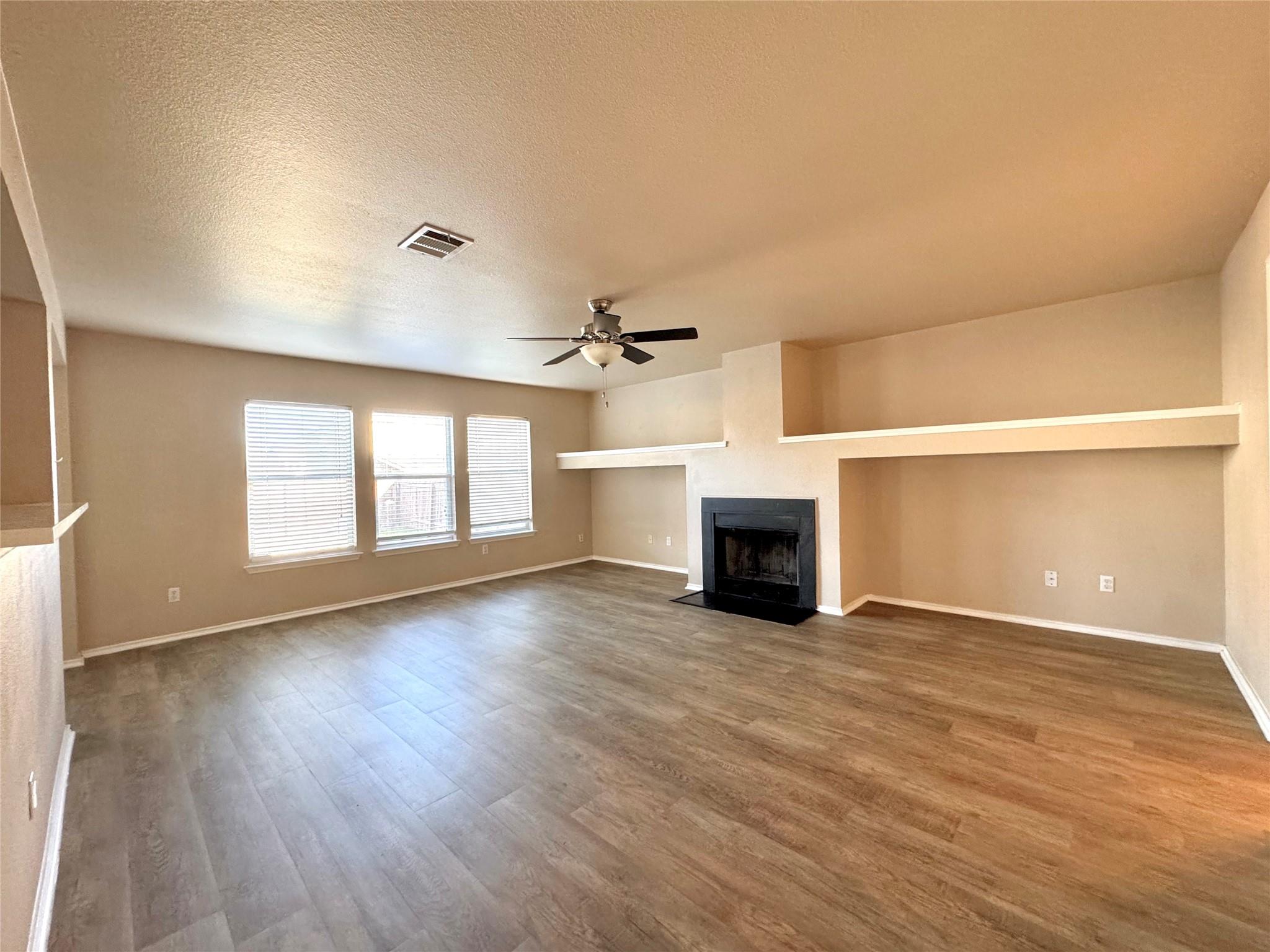 3515 Sandy Brook Dr Property Photo 4