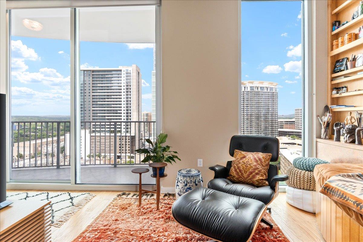 360 Nueces St #1408 Property Photo 3