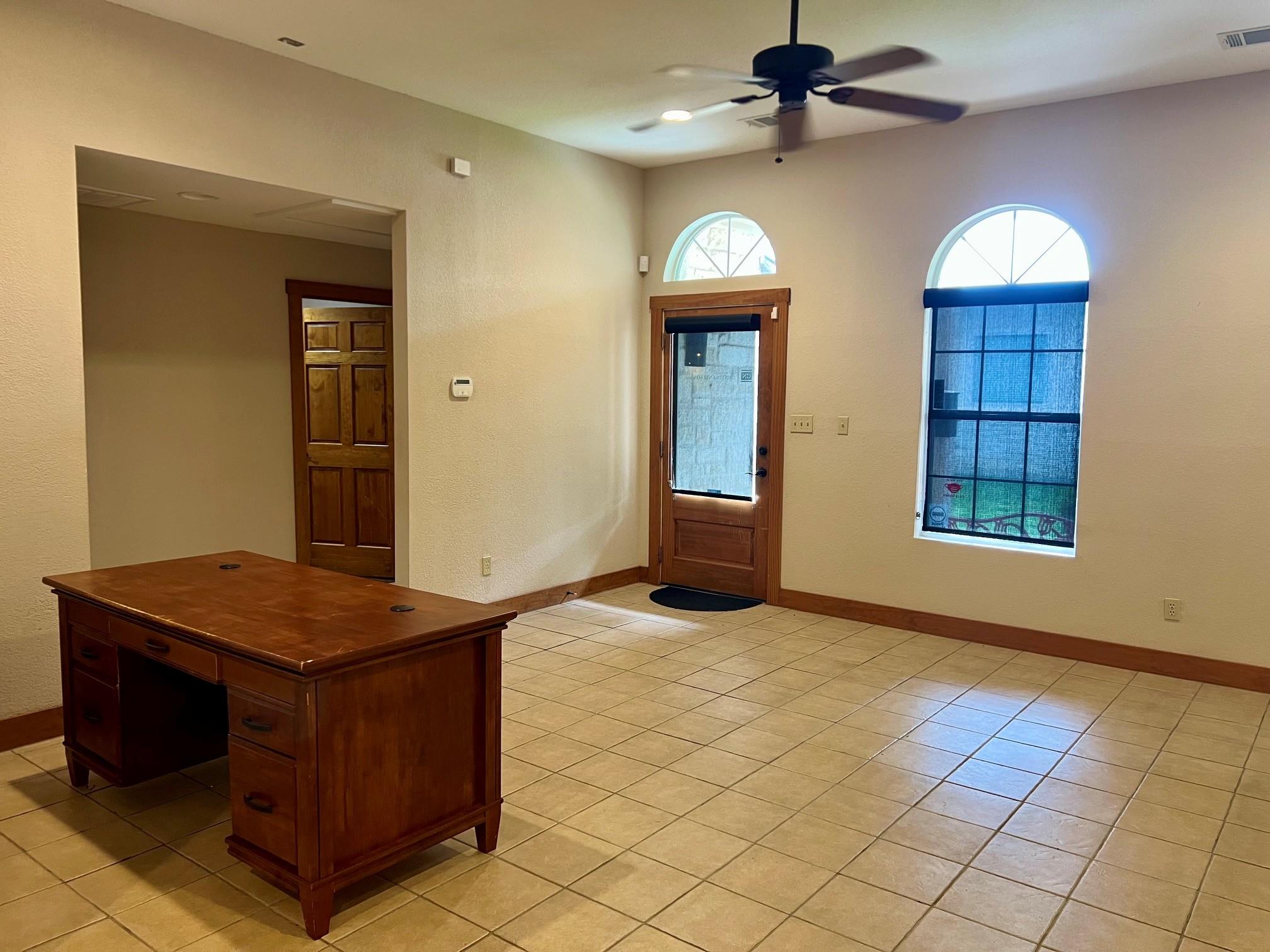 2440 E Hwy 290 None #b Property Photo 4