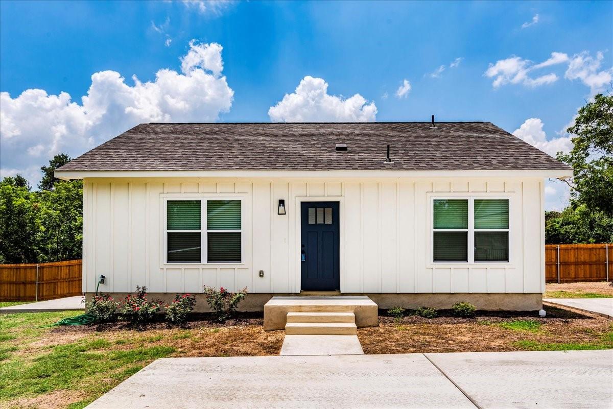 525 S Main St Property Photo 3