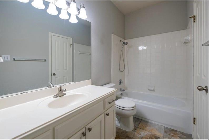 505 Oak Park Dr Property Photo 16