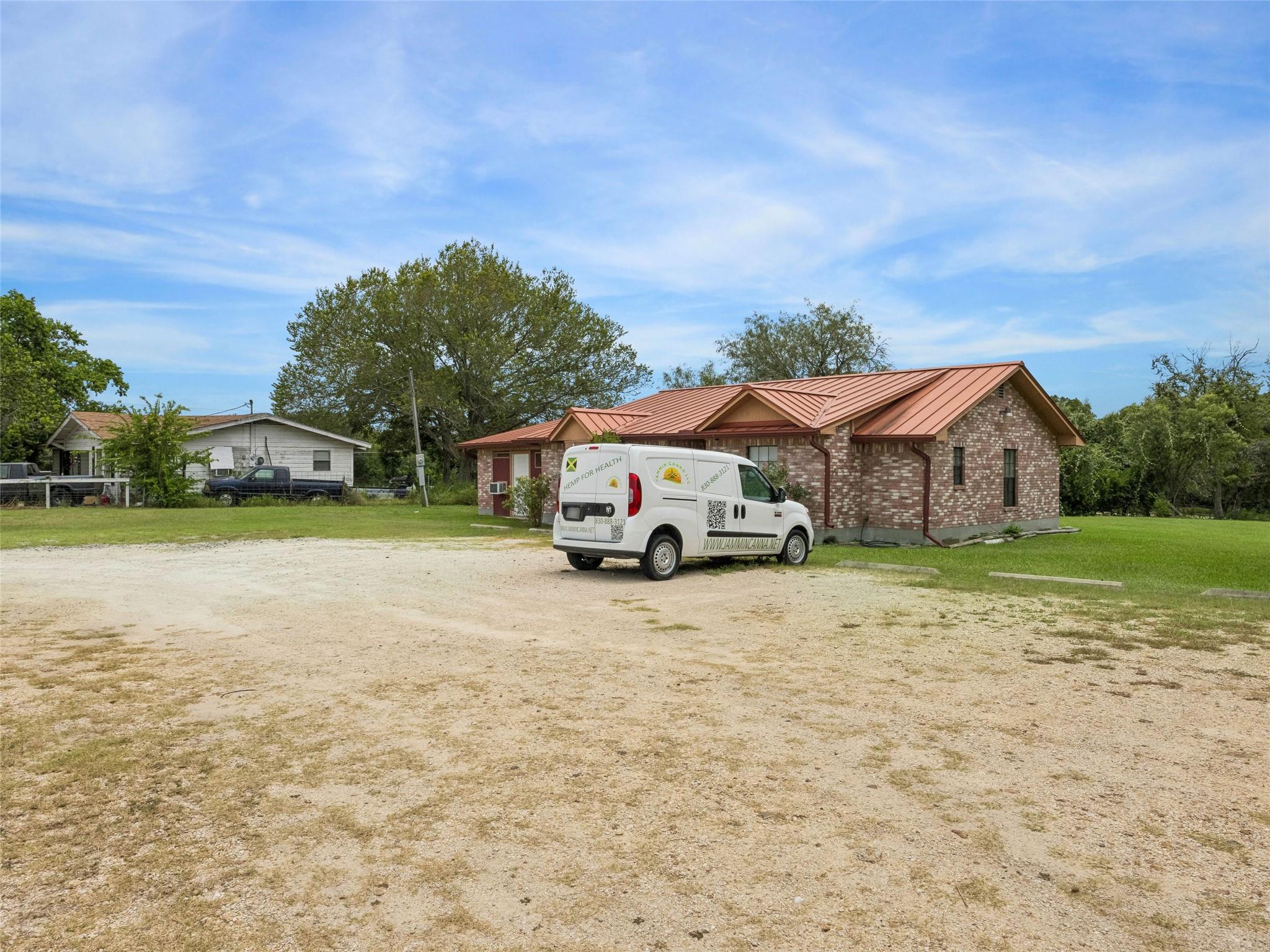 1103 N Sarah Dewitt Dr N Property Photo 19