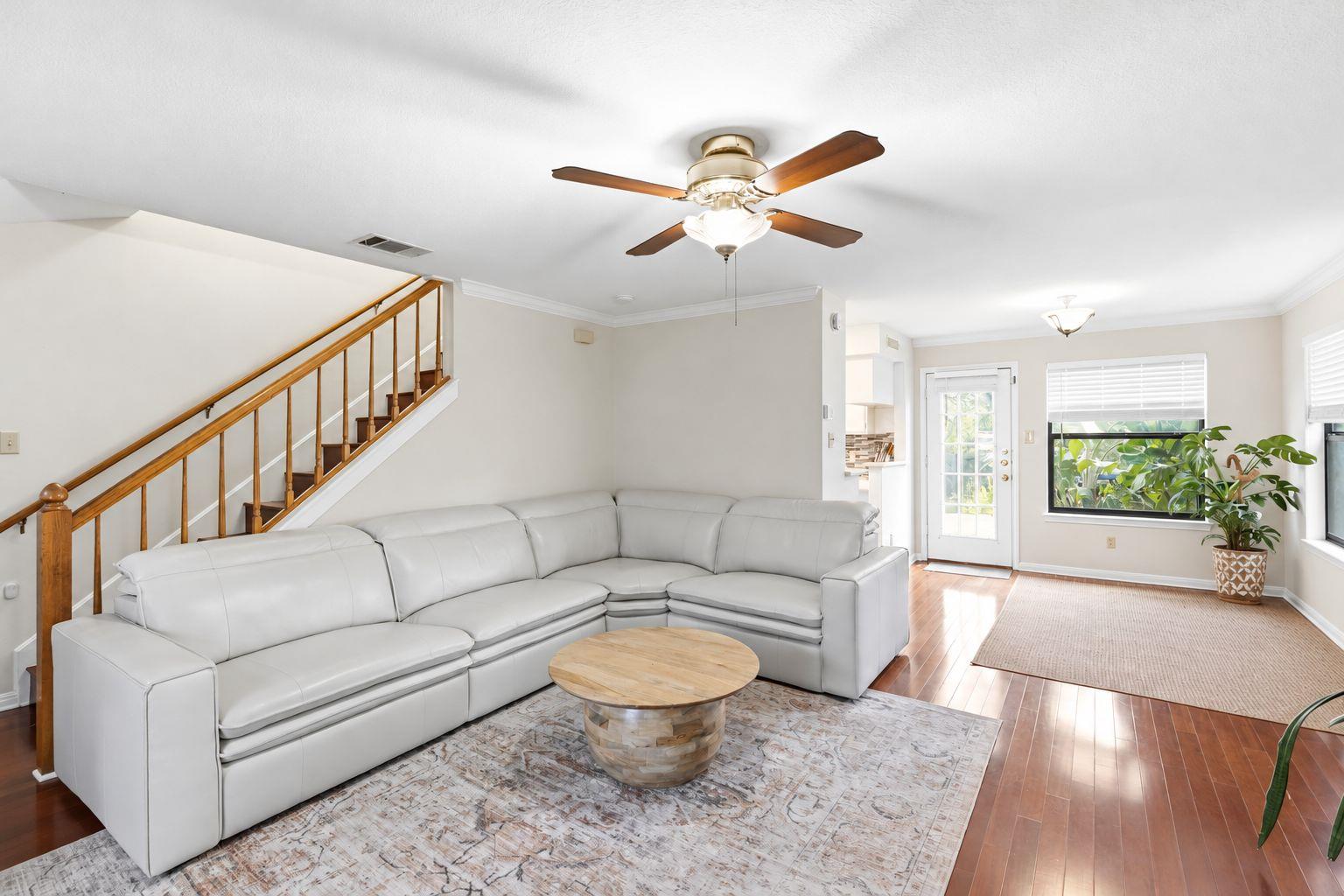 8103 Doe Meadow Dr Property Photo 4