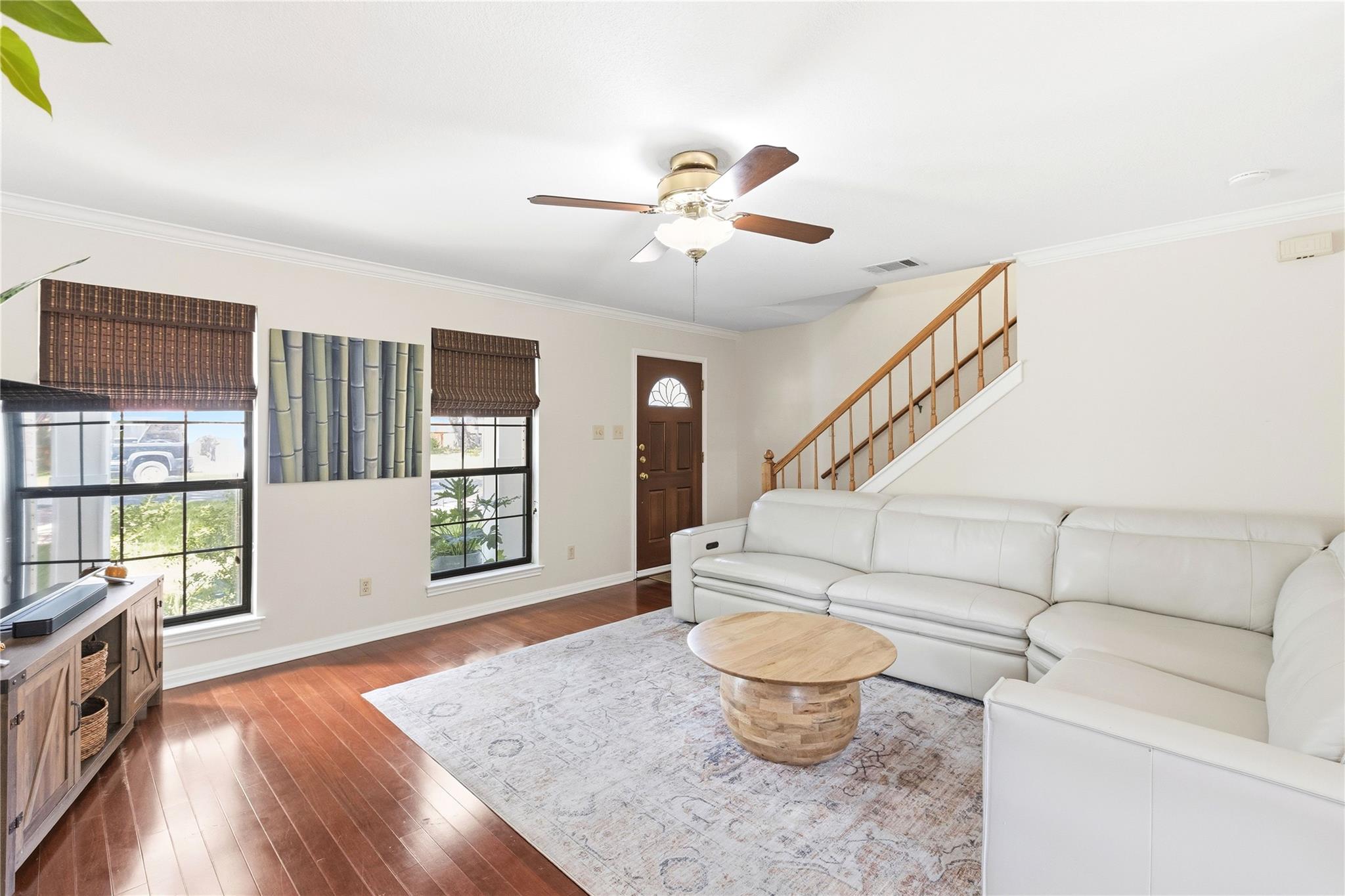 8103 Doe Meadow Dr Property Photo 6