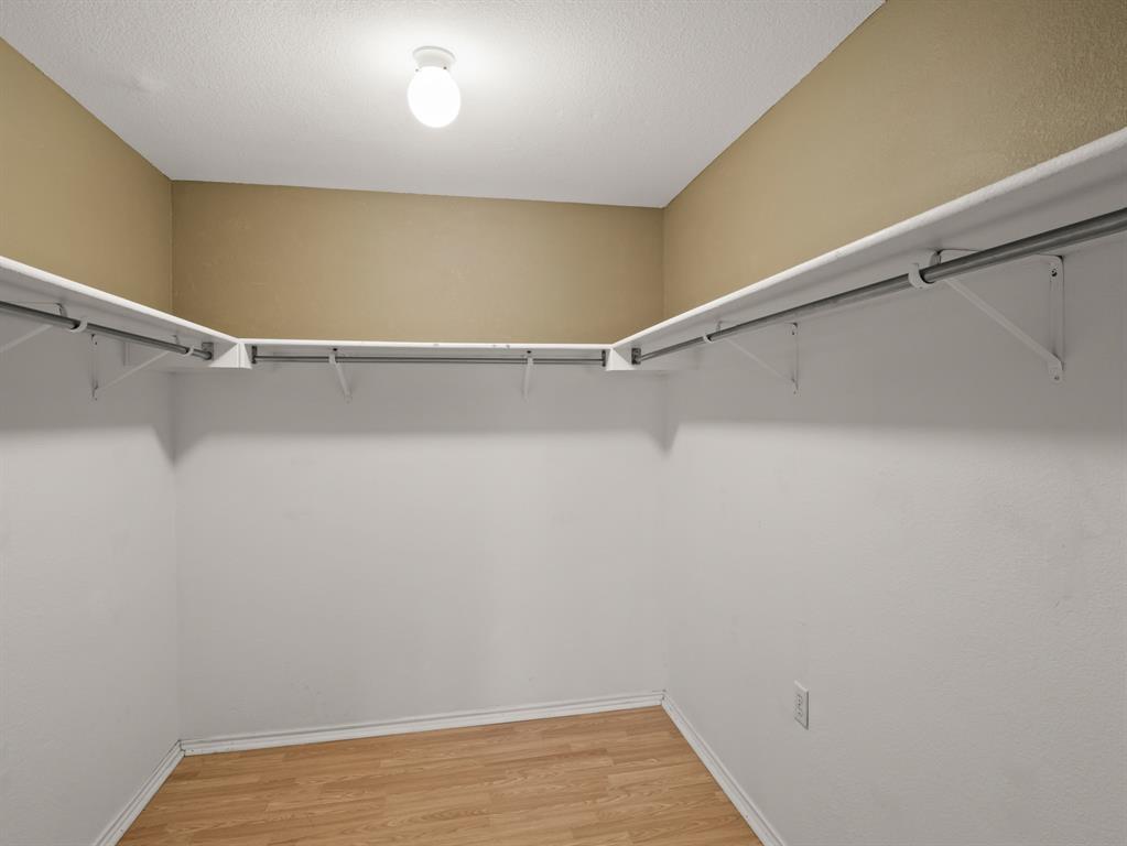 2411 Lavendale Ct Property Photo 21