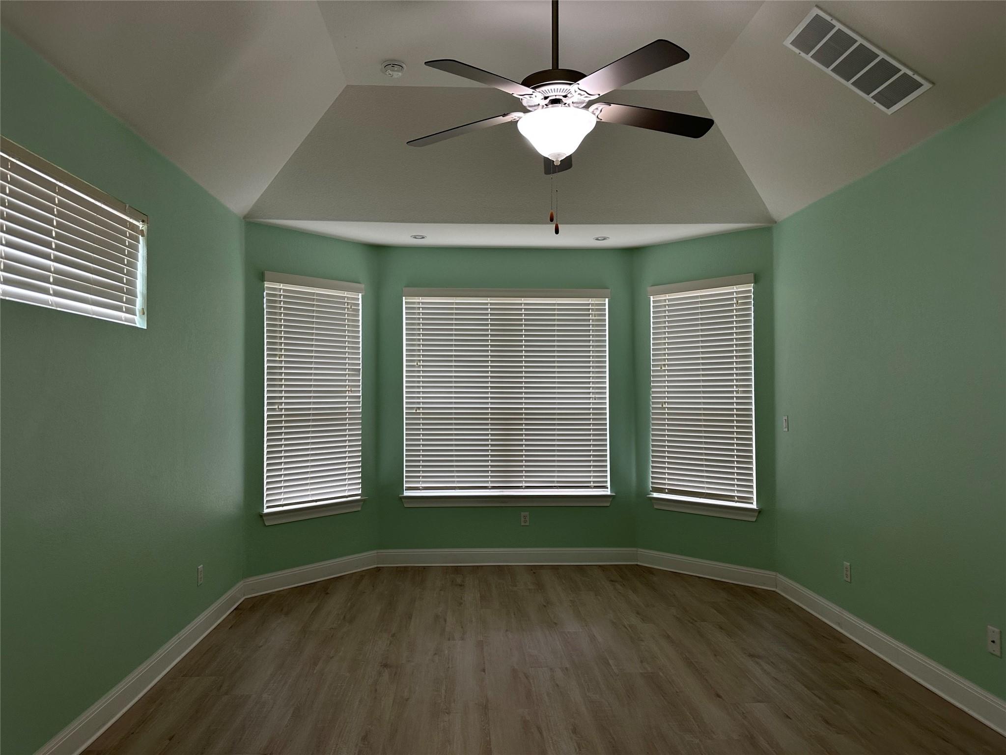 4237 Privacy Hedge St Property Photo 9