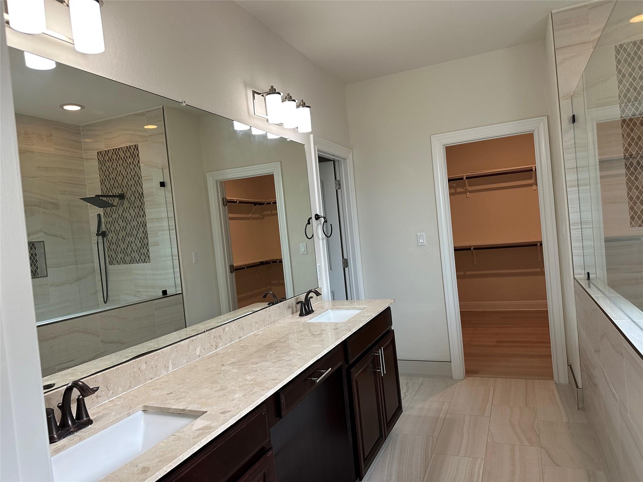 4237 Privacy Hedge St Property Photo 13