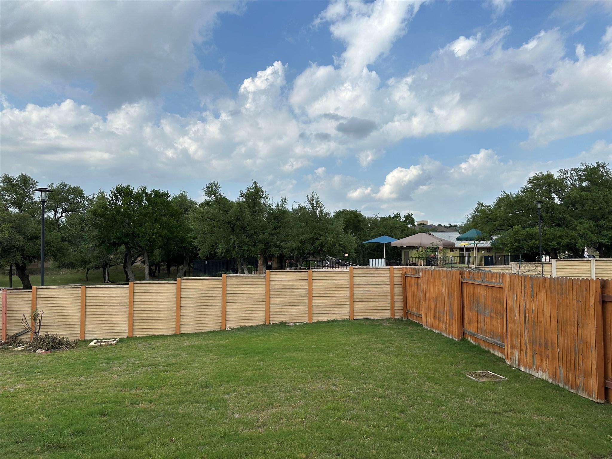 4237 Privacy Hedge St Property Photo 28