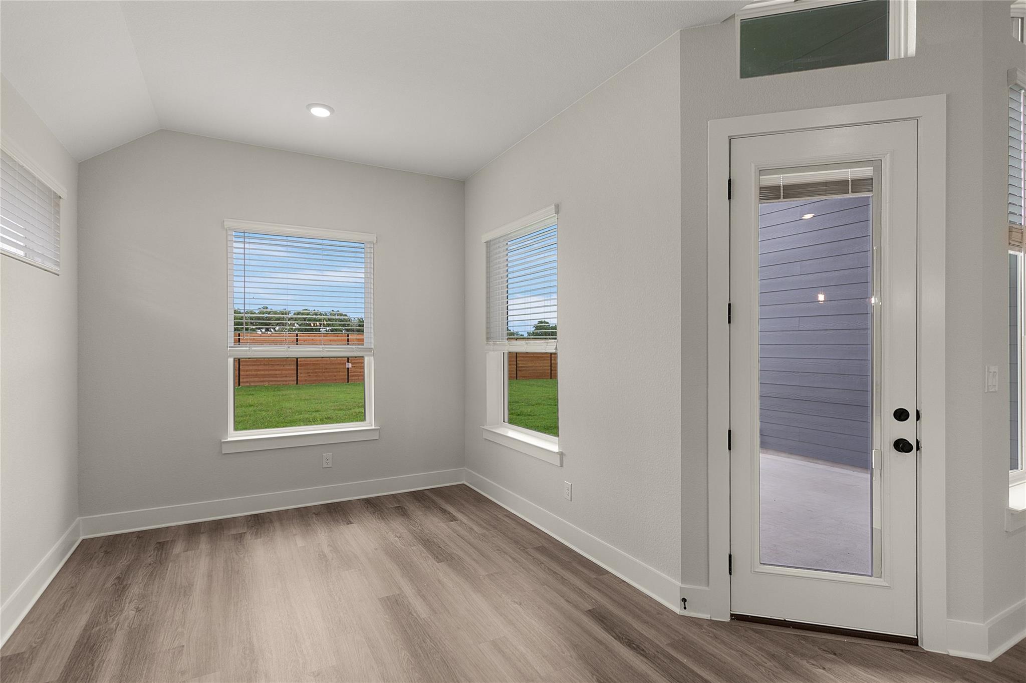 325 Ridgewell Loop Property Photo 10