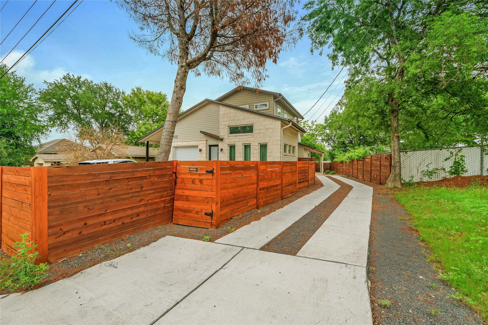 2115 Uphill Ln 2 Property Photo 2