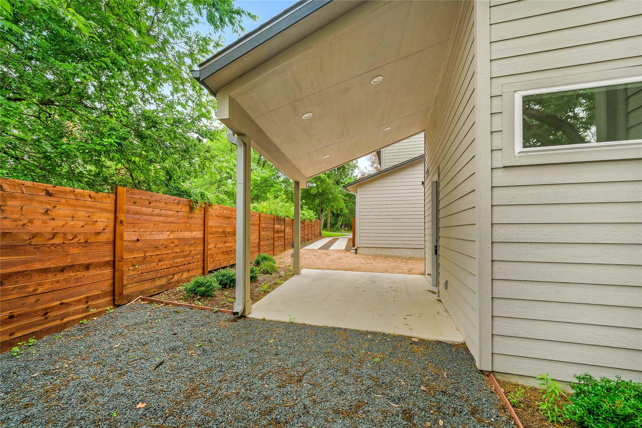 2115 Uphill Ln 2 Property Photo 25