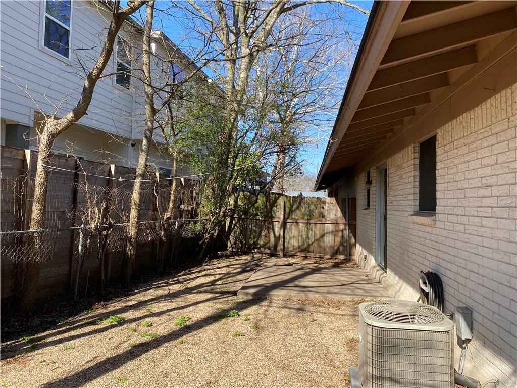 8309 Hathaway Dr B Property Photo 2