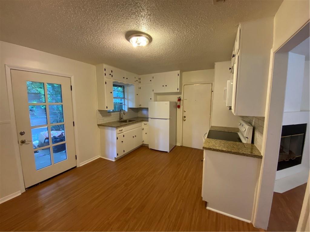 8309 Hathaway Dr B Property Photo 6