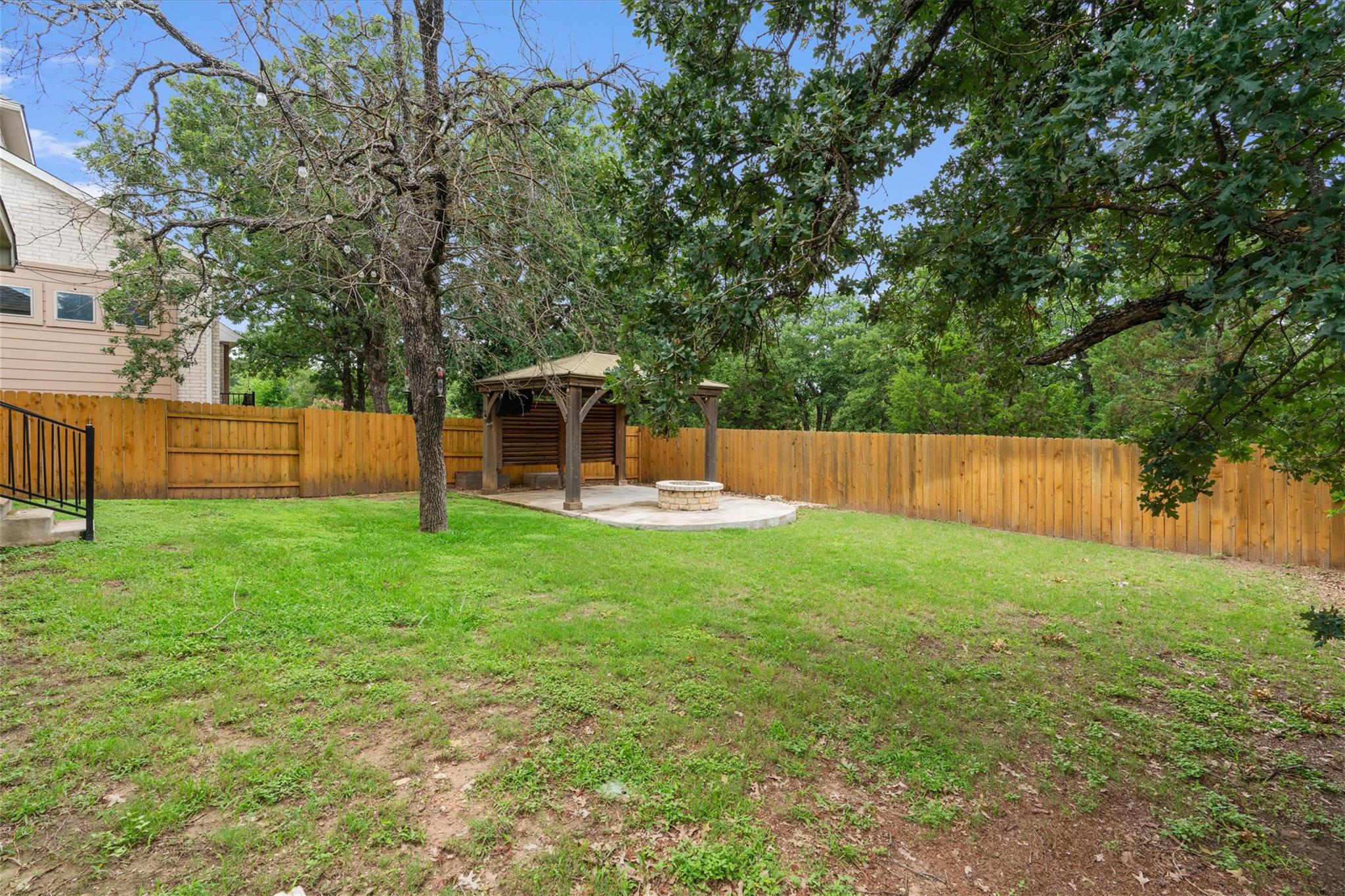 941 Del Raphael Dr Property Photo 22