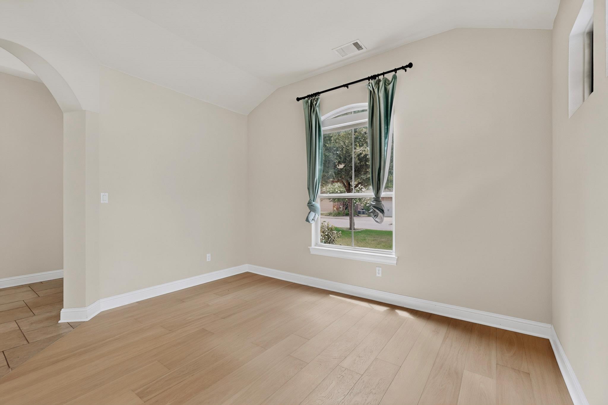 4804 Taurus Walk Property Photo 3
