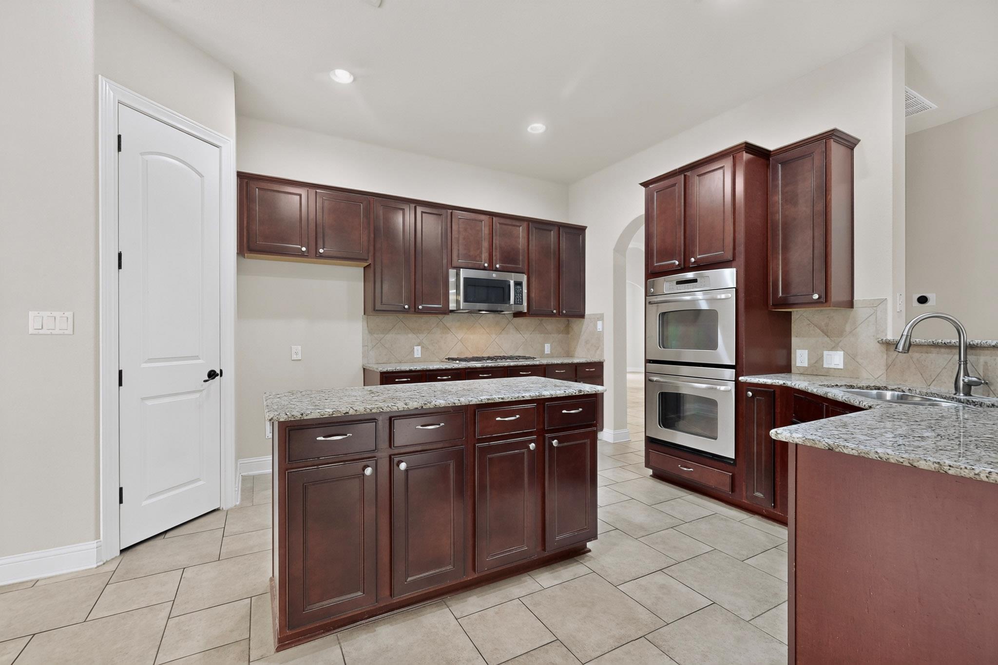 4804 Taurus Walk Property Photo 11