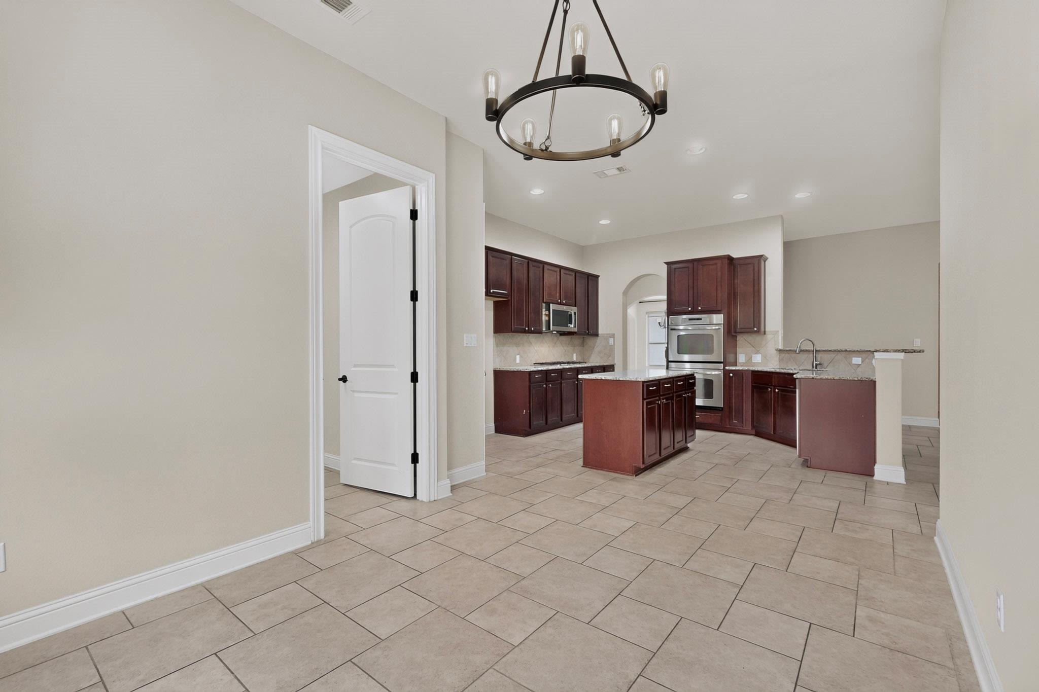 4804 Taurus Walk Property Photo 15