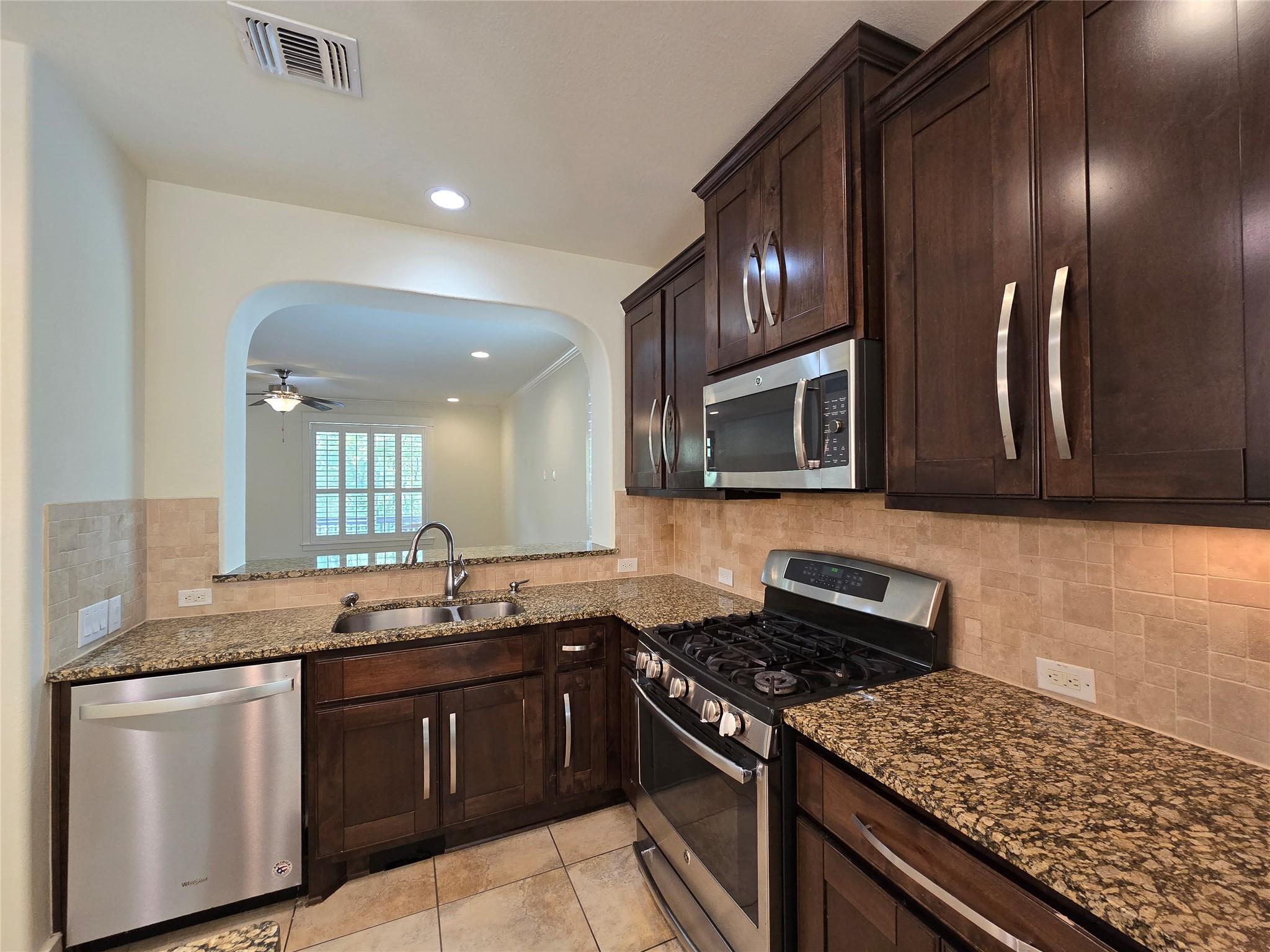 1511 Inglewood St Property Photo 6